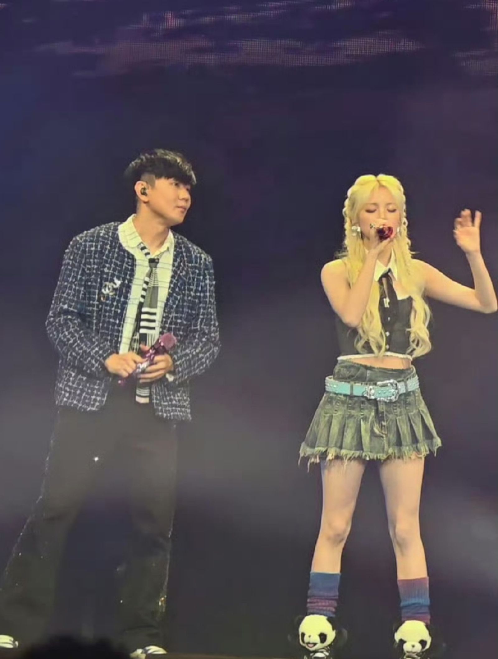 林俊傑15日邀請宋雨琦擔任演唱會嘉賓。翻攝微博