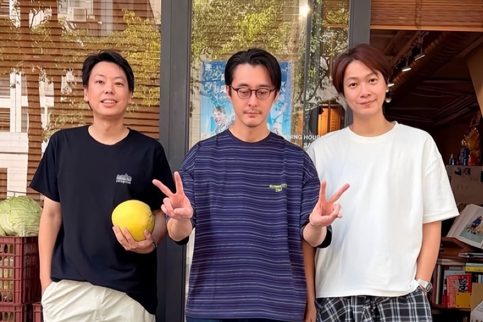 強辯樂團休團至今近10年,黃少谷21日驚喜曬出3人合體照。圖/翻攝shao_ku_huang IG