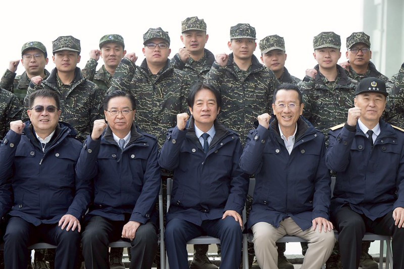 總統級外送!賴清德登3千公尺高山 帶薑母鴨、羊肉爐視導「小雪山雷達站」慰問國軍