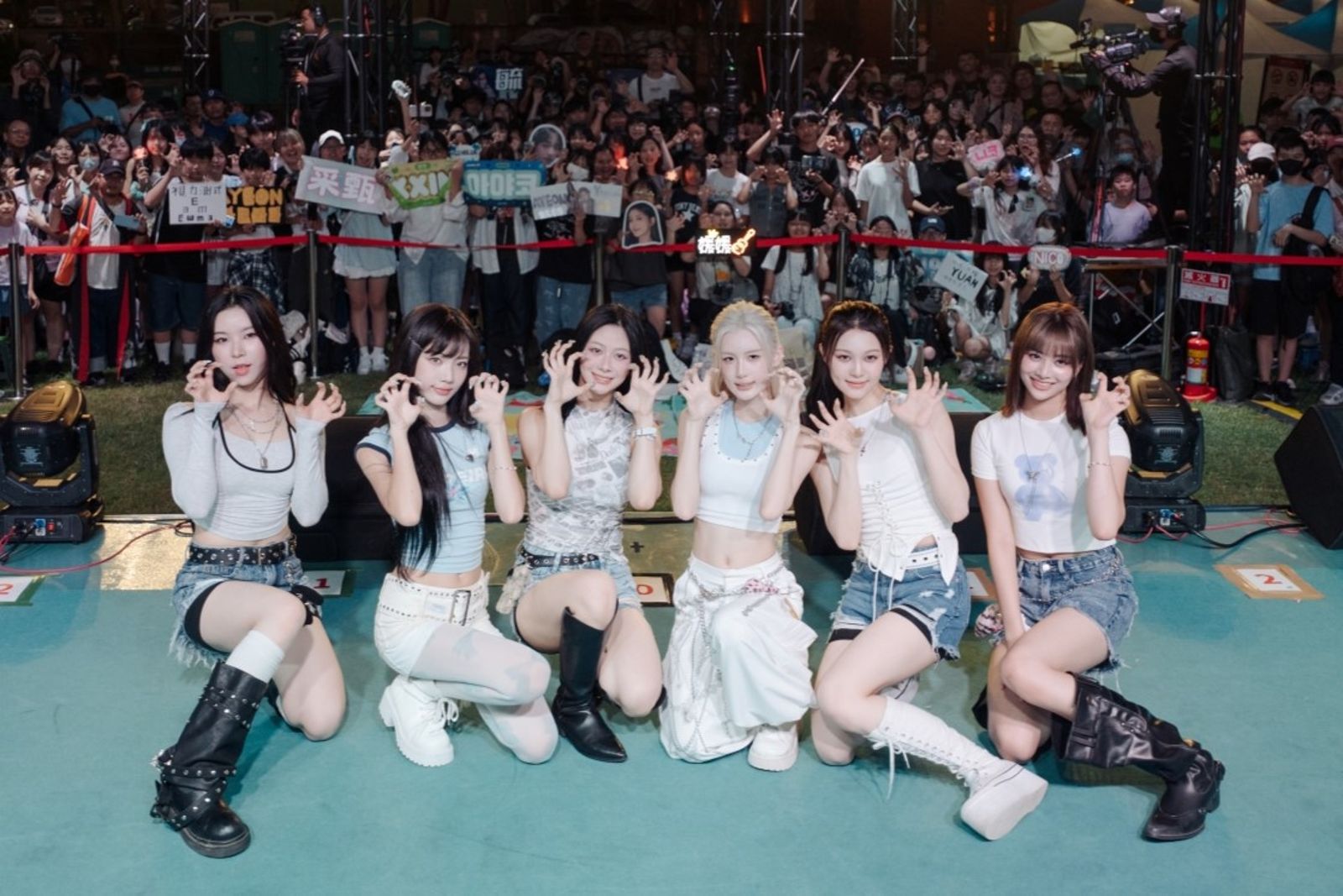 幻藍小熊壓軸演出，不少粉絲從早上7點就到場等待。小公視提供