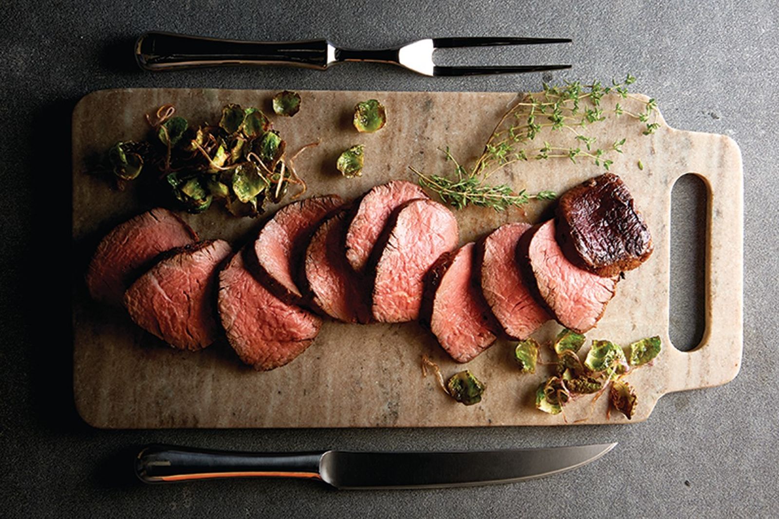 莫爾頓牛排館太奢華！餵巧克力的和牛、日本和牛之王一次吃到