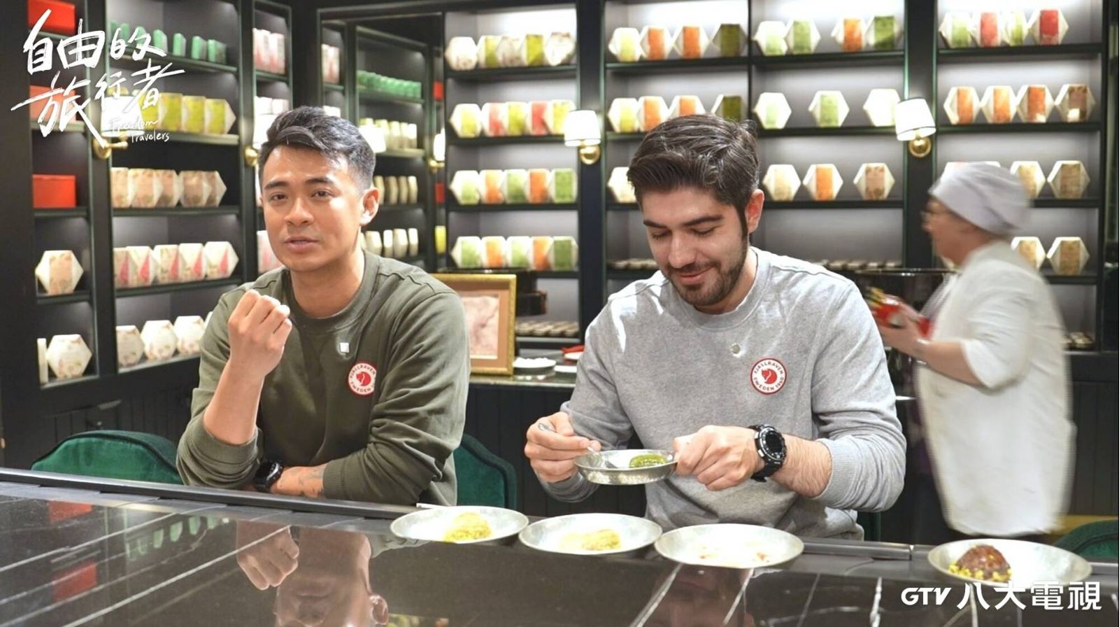 圖佳吃「迴轉糖果」1次掃光6盤 融融「加拉達大橋」釣魚大豐收