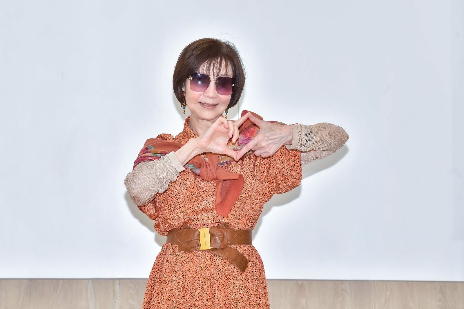 爆「5.5萬徵醫護助理」遭炎上!81歲歸亞蕾首露面澄清:不符合事實