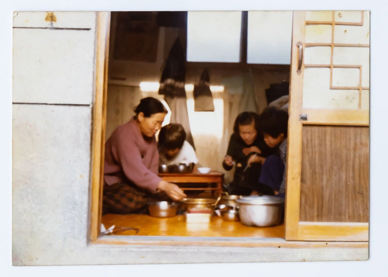 李在明兒時與家人。圖／共同民主黨提供