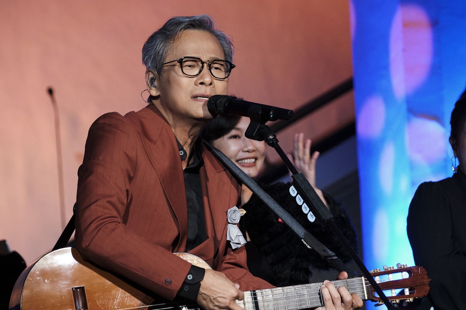 71歲羅大佑現身中山堂開唱　緊張自嘲：漏氣大家都看得到