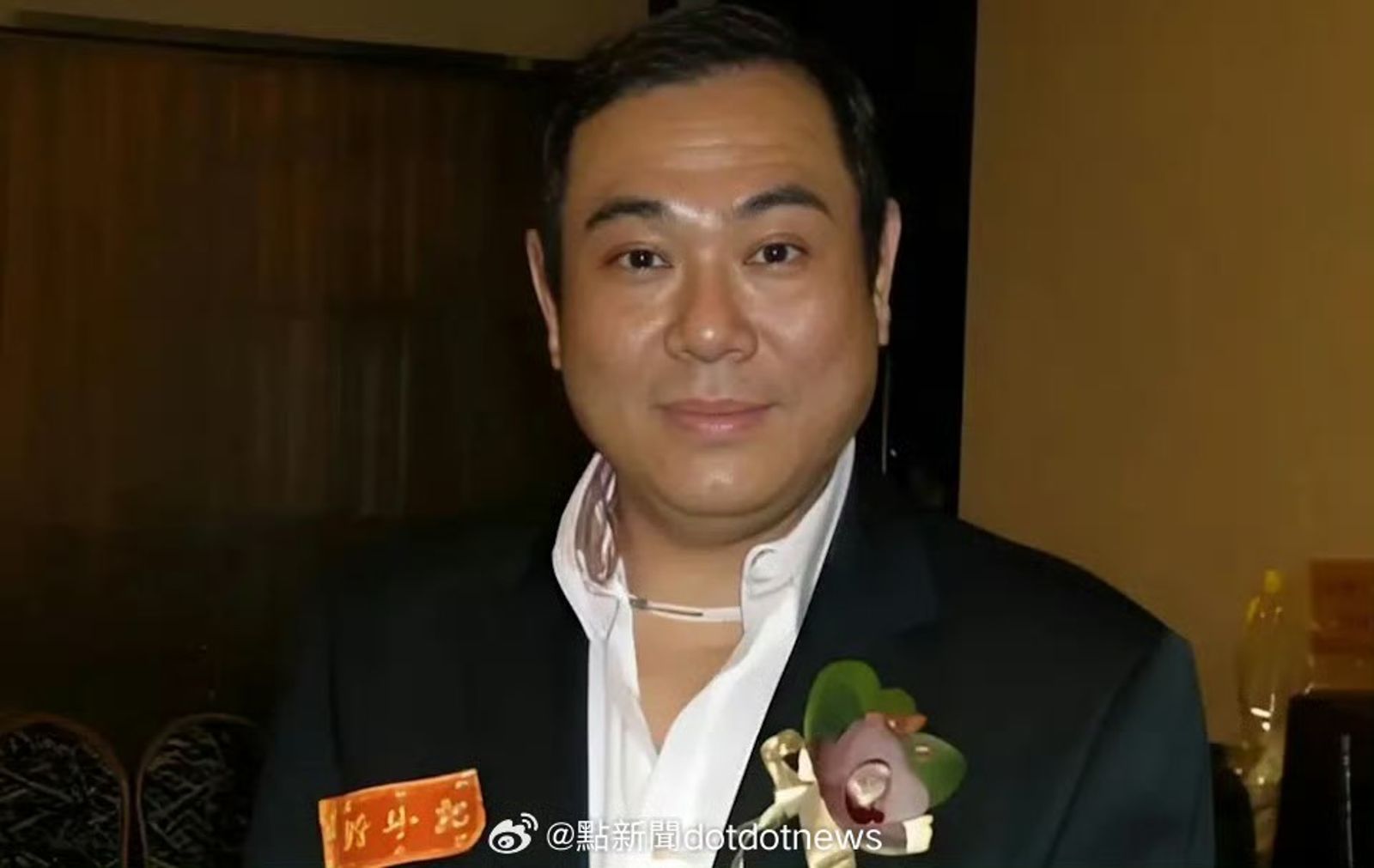 成龍昔日「左右護法」救他一命卻反目收場　段偉倫驚傳67歲腎衰竭離世　