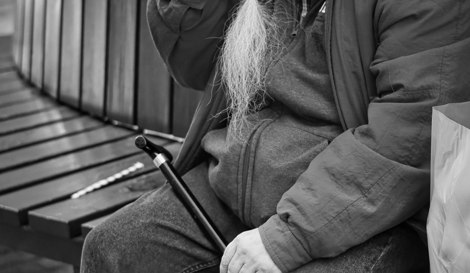 為退休狂存1500萬元！79歲阿公拒金援兒子下場曝光　聽1句話超後悔