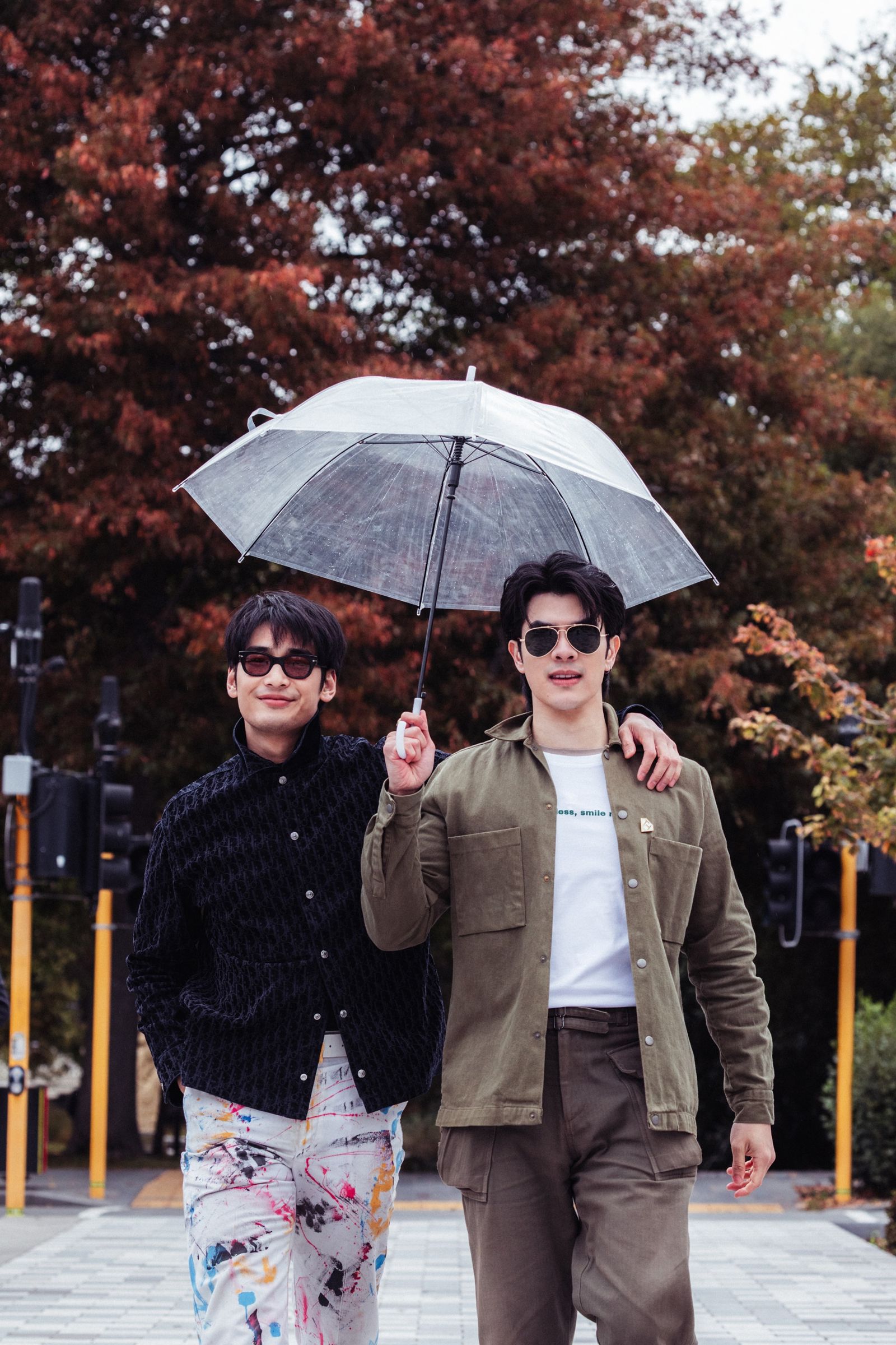 Mile(右)與Apo是泰國最受歡迎的螢幕CP。出去一下提供