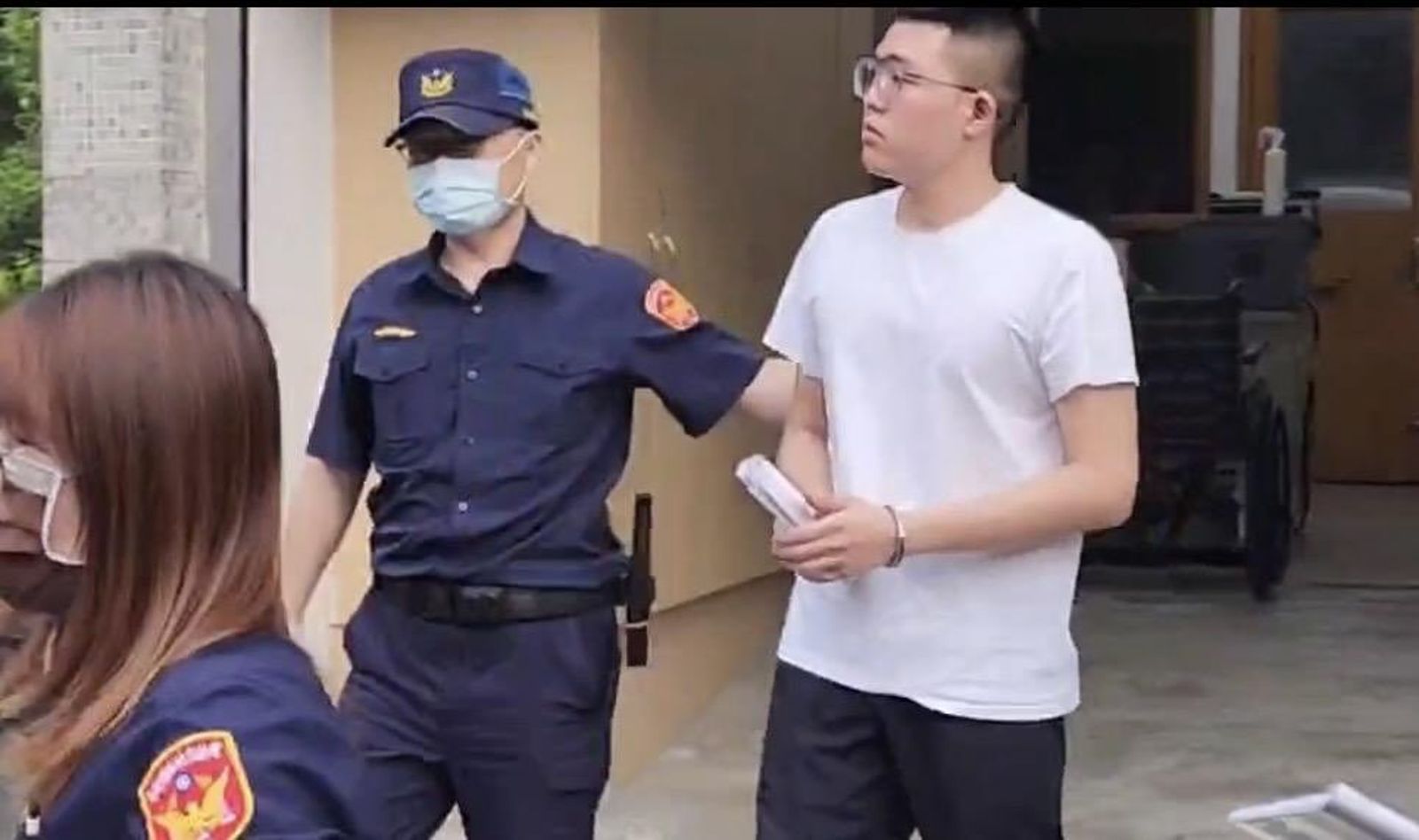 雲林縣副議長蔡咏鍀之子蔡晉財因涉及圍毆案,被法院裁定羈押禁見。翻攝畫面