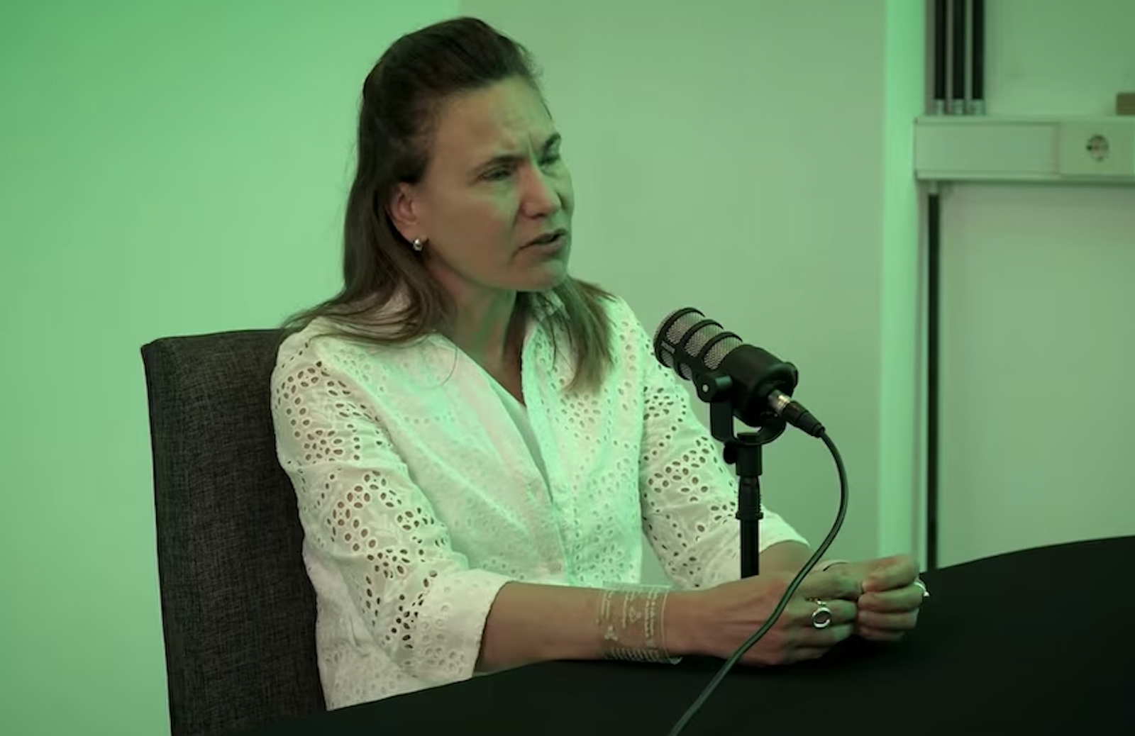 2少女吃巧克力慘遭毒殺!幕後兇手竟是「父親小三」