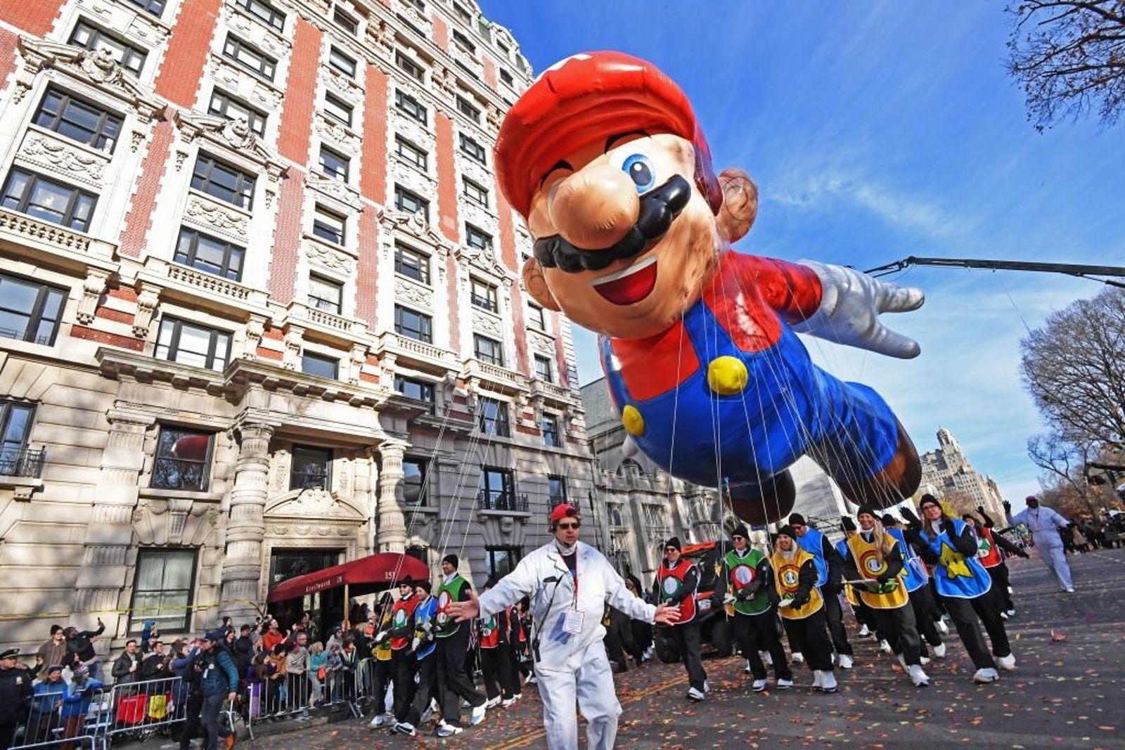 紐約盛大「感恩節氣球遊行」登場　美日動漫大車拚！中國Labubu也來參戰