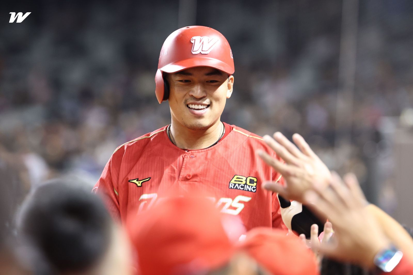 中職／「酒窩大砲」轟動巨蛋！朱育賢致勝一擊助龍隊5：2逆轉勝桃猿