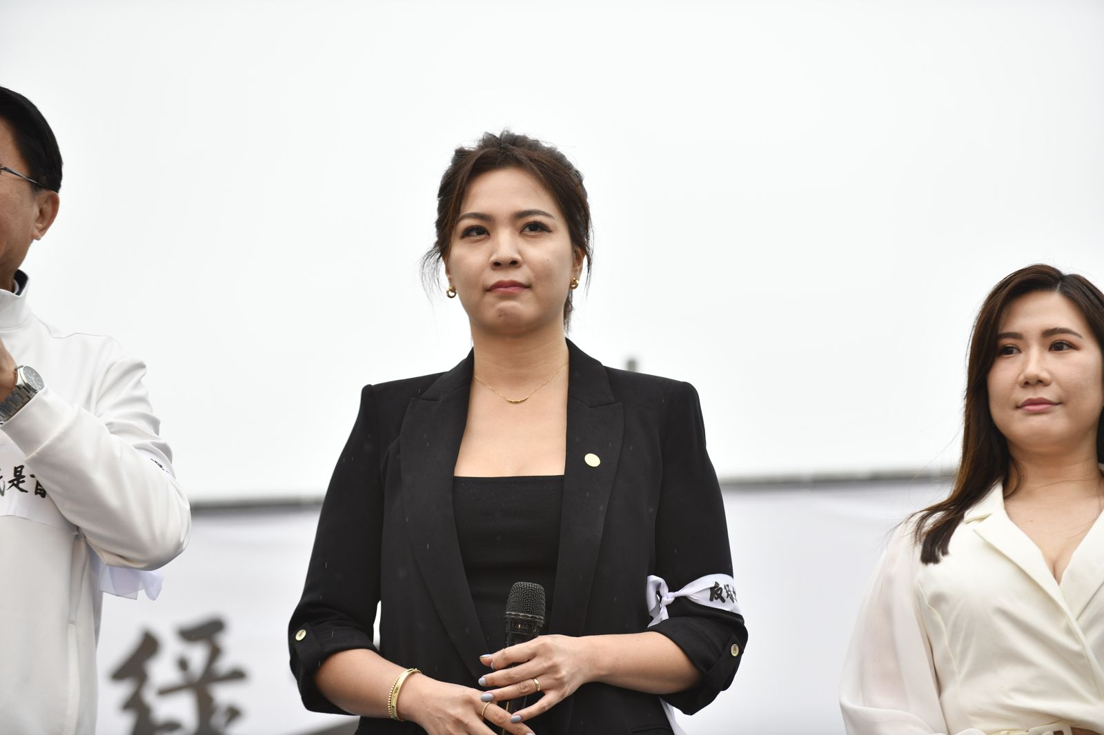 助理冒名處理陳情　鍾沛君怒告背信！現身北檢開庭