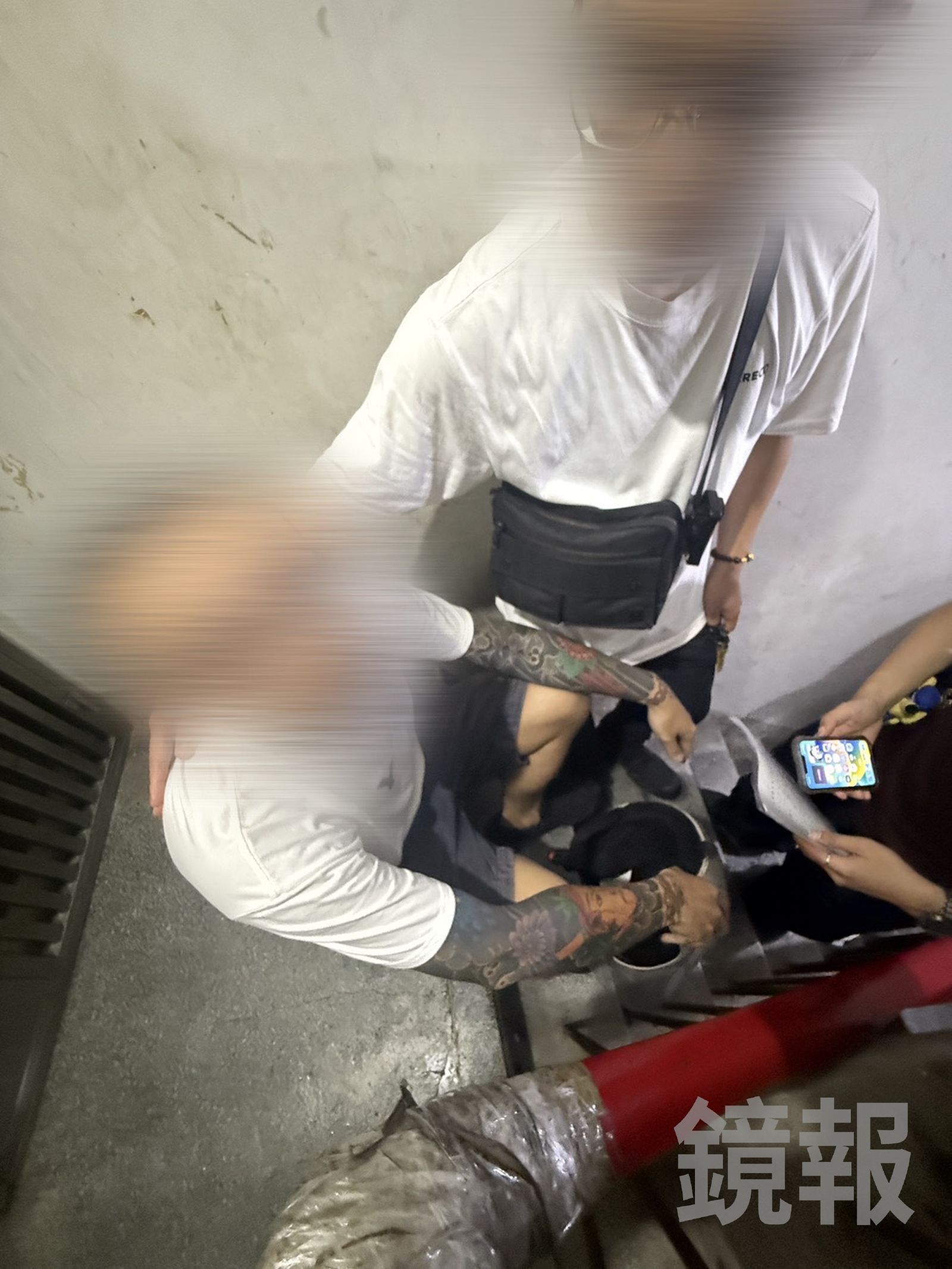 警方循線在邱嫌三重住處逮人。翻攝畫面