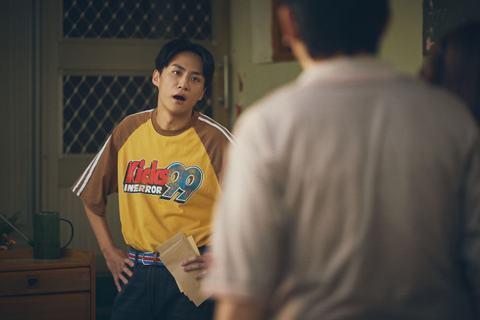 《成功路上》王識賢（右）打吳翰林（左）巴掌來真的。華視、公視台語台提供