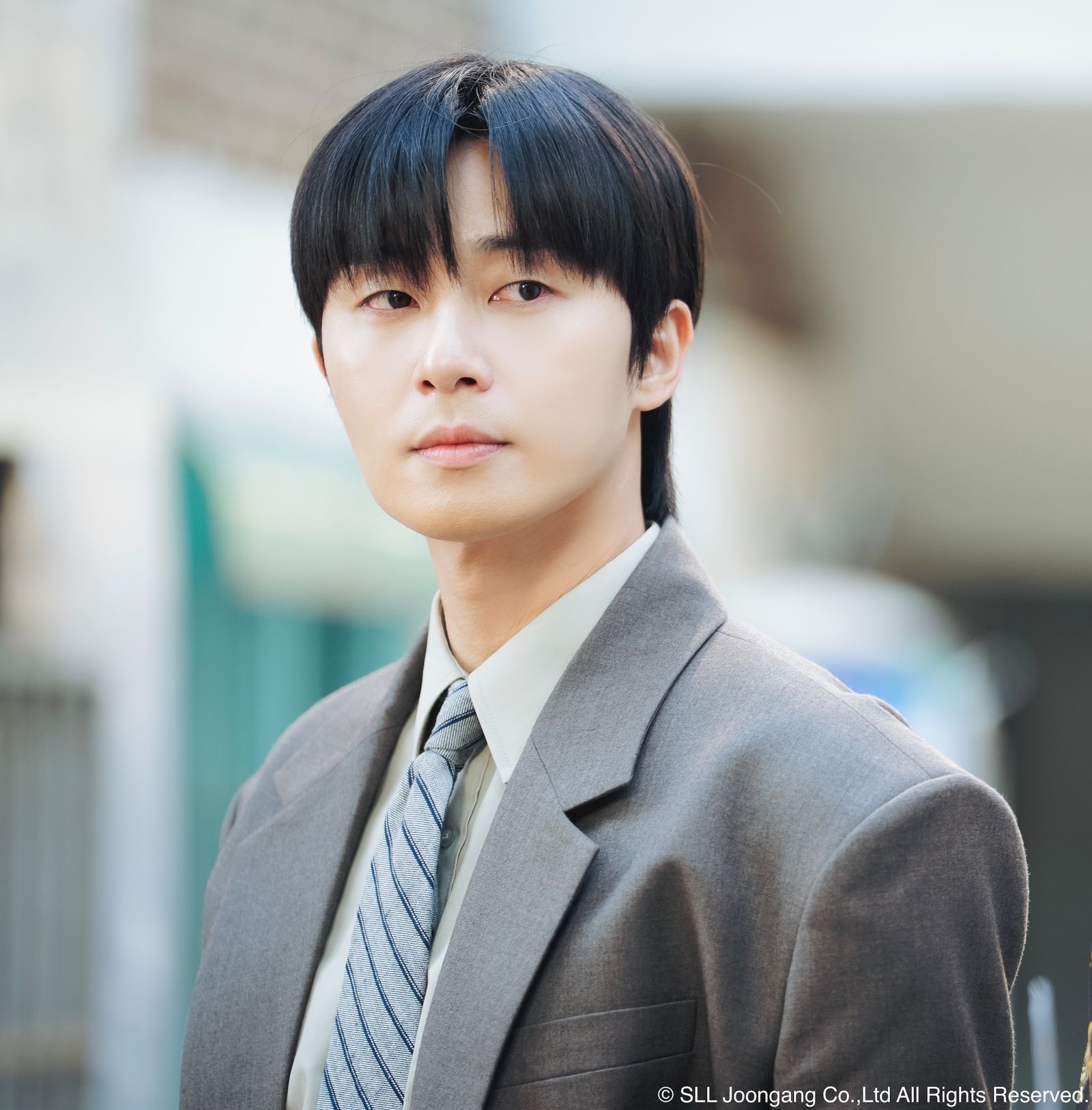 朴敘俊飾演上班族記者。Hami Video提供