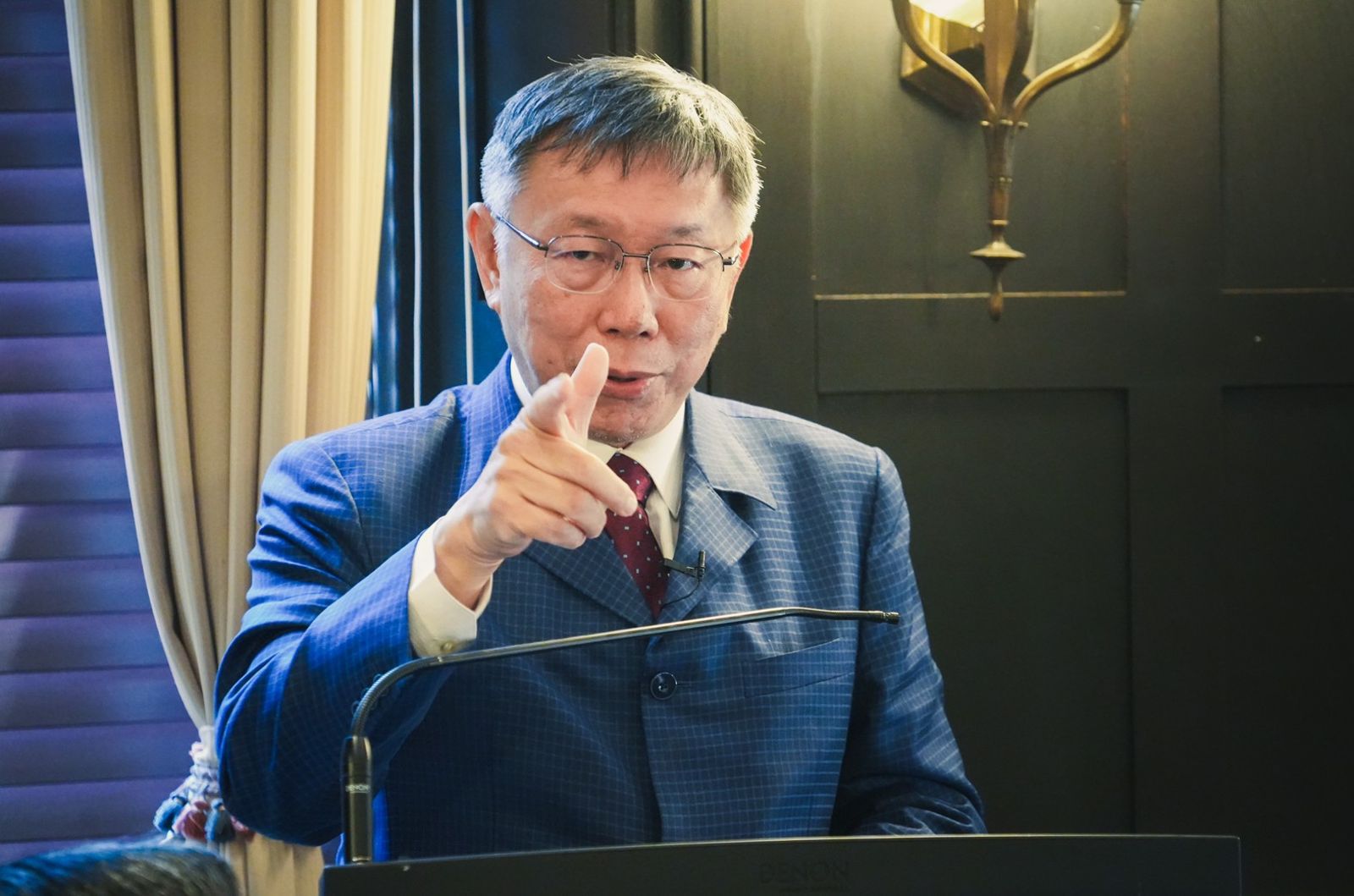 曝柯文哲青蛙肢仍「蹲地手洗衣」 陳佩琪怒嗆:真不知他到底做了什麼