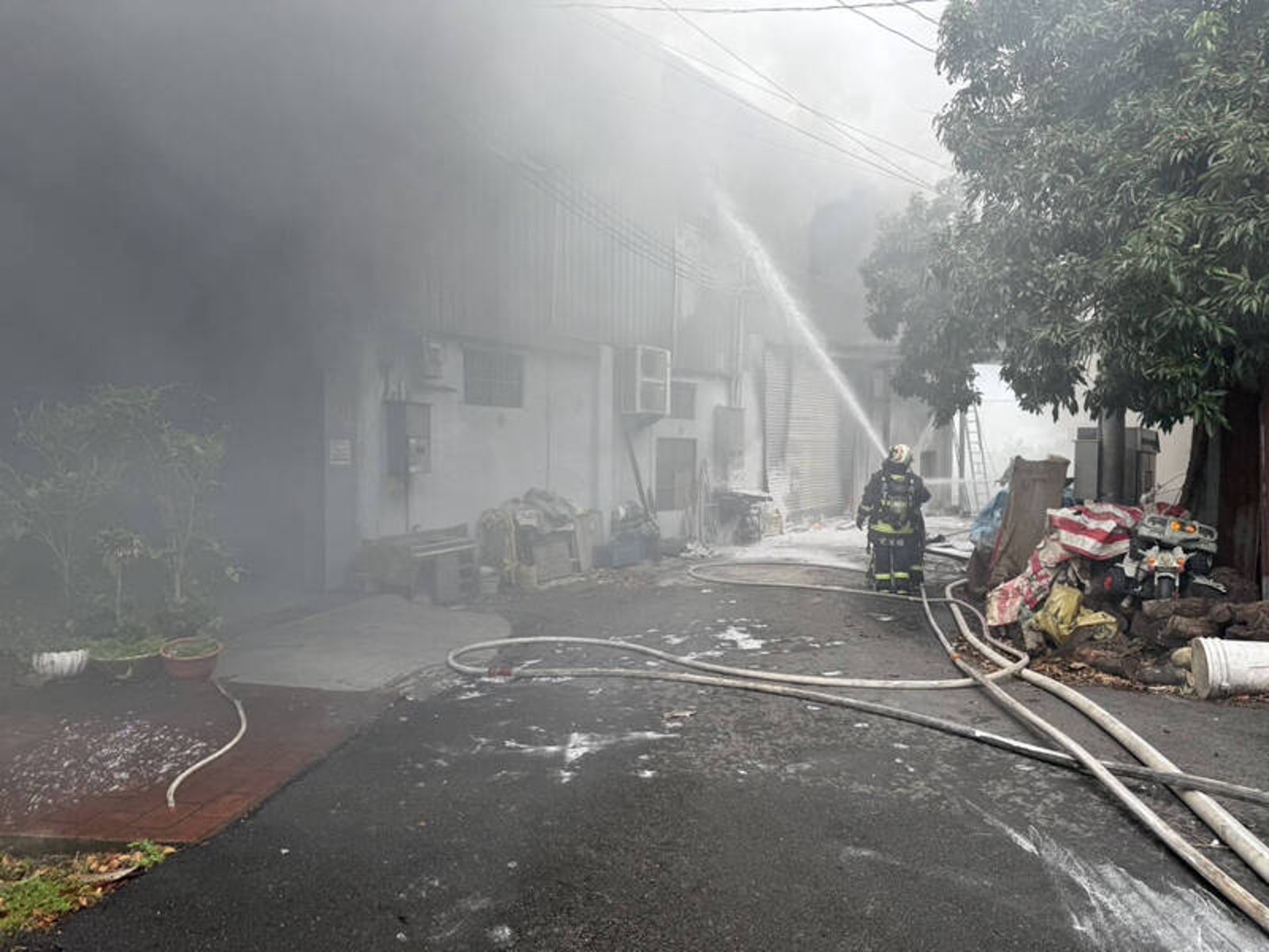 台中神岡工廠大火　5人獲救3人送醫