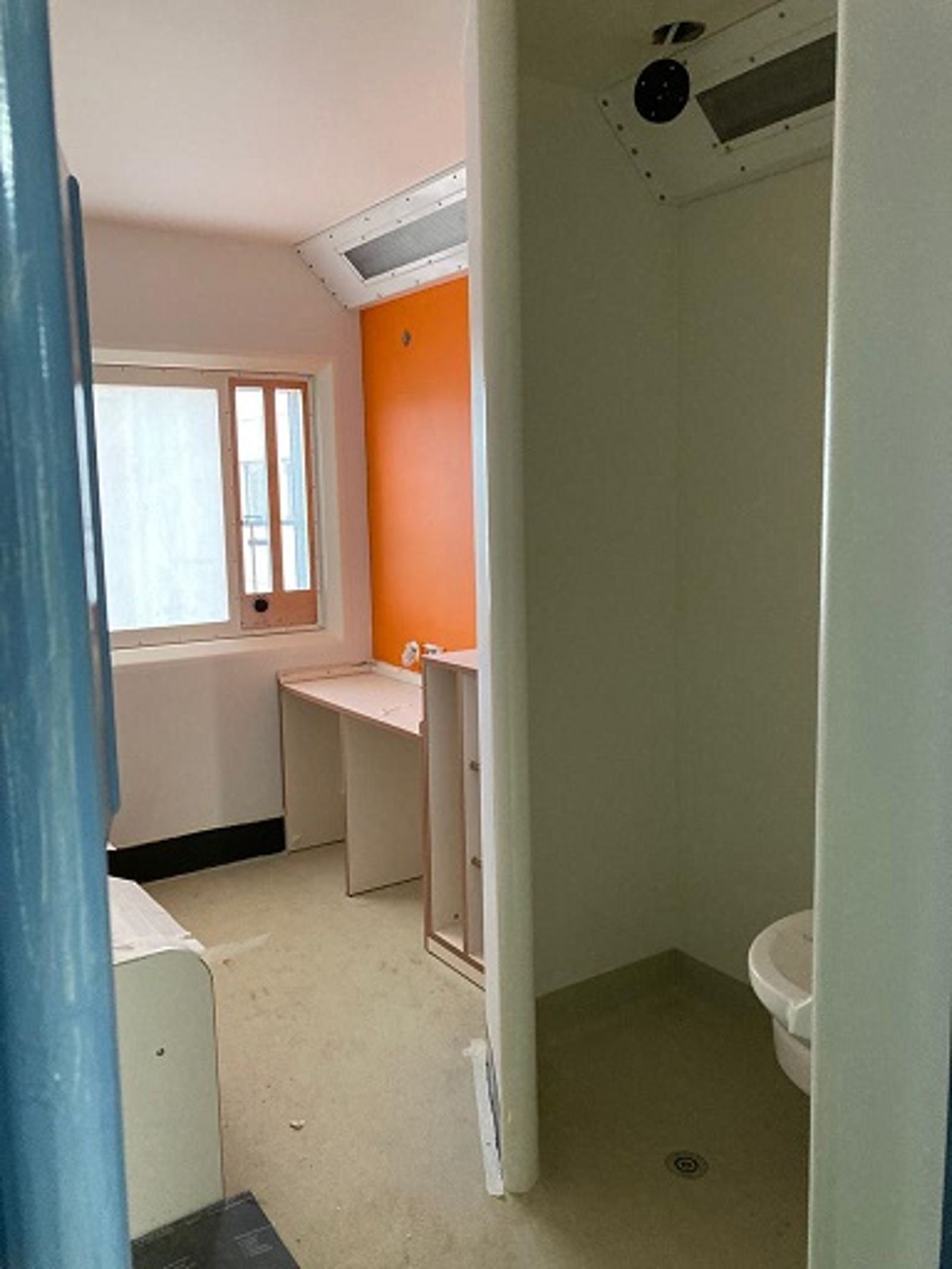 英國五井監獄曾發生多起獄警與囚犯發生不當關係的醜聞。圖／翻攝自X／@HMPFiveWells