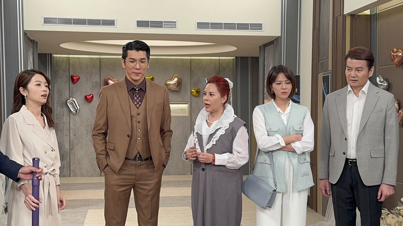 程雅晨(左起)、吳政澔、錦雯、蘇晏霈、倪齊民面對重頭戲各自醞釀情緒。民視提供