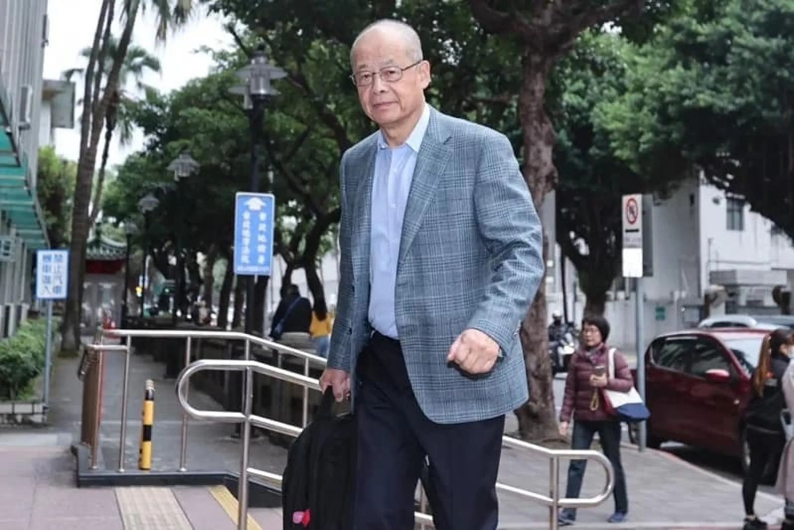 譏諷翁達瑞「流浪教師」惹官司　歷史哥2審判賠30萬還要登報道歉