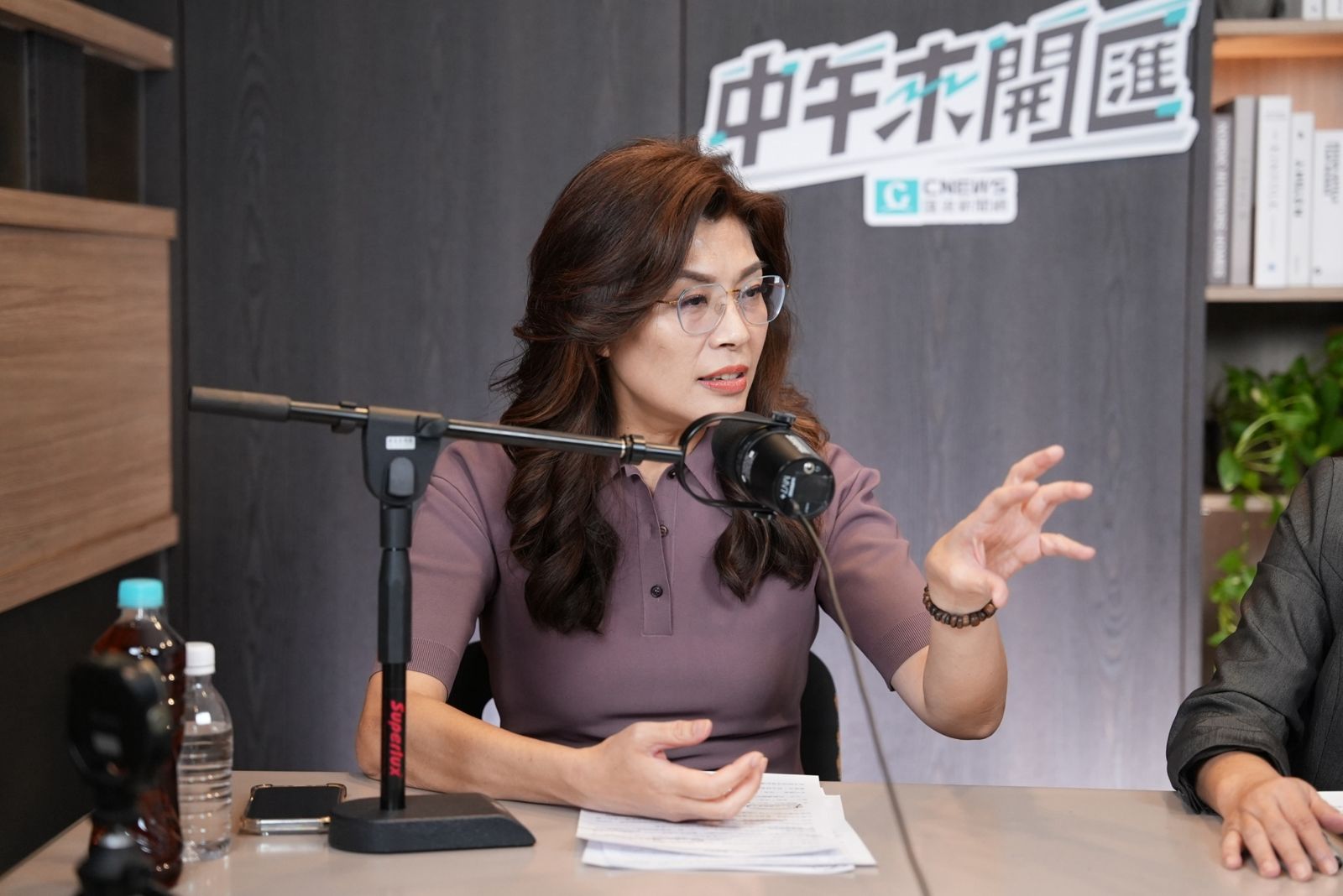 鄭麗文稱民進黨刻意操作洋流 蔡康永現身沈伯洋造勢讓她驚訝:中國商業利益不要了?