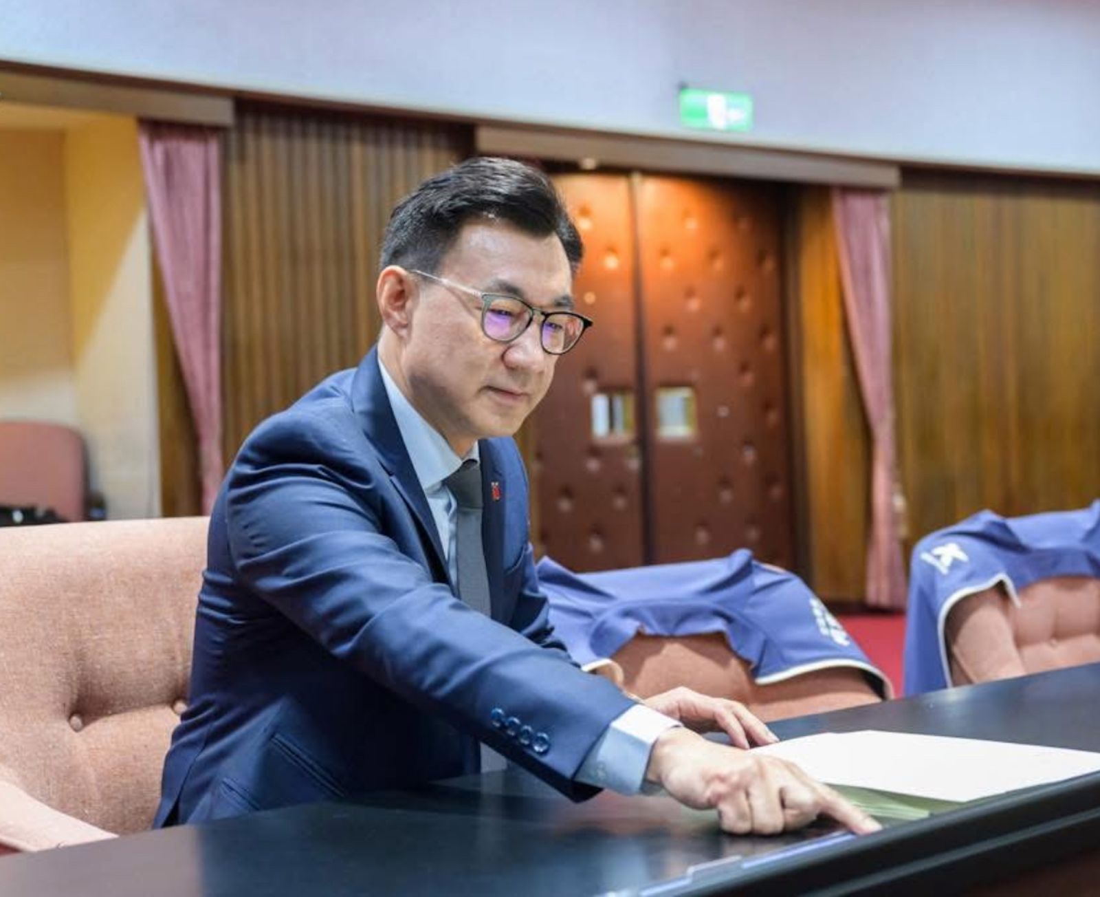 幕僚被爆出席比亞迪秘宴 江啟臣辦公室:助理下班臨時受邀的單純餐敘