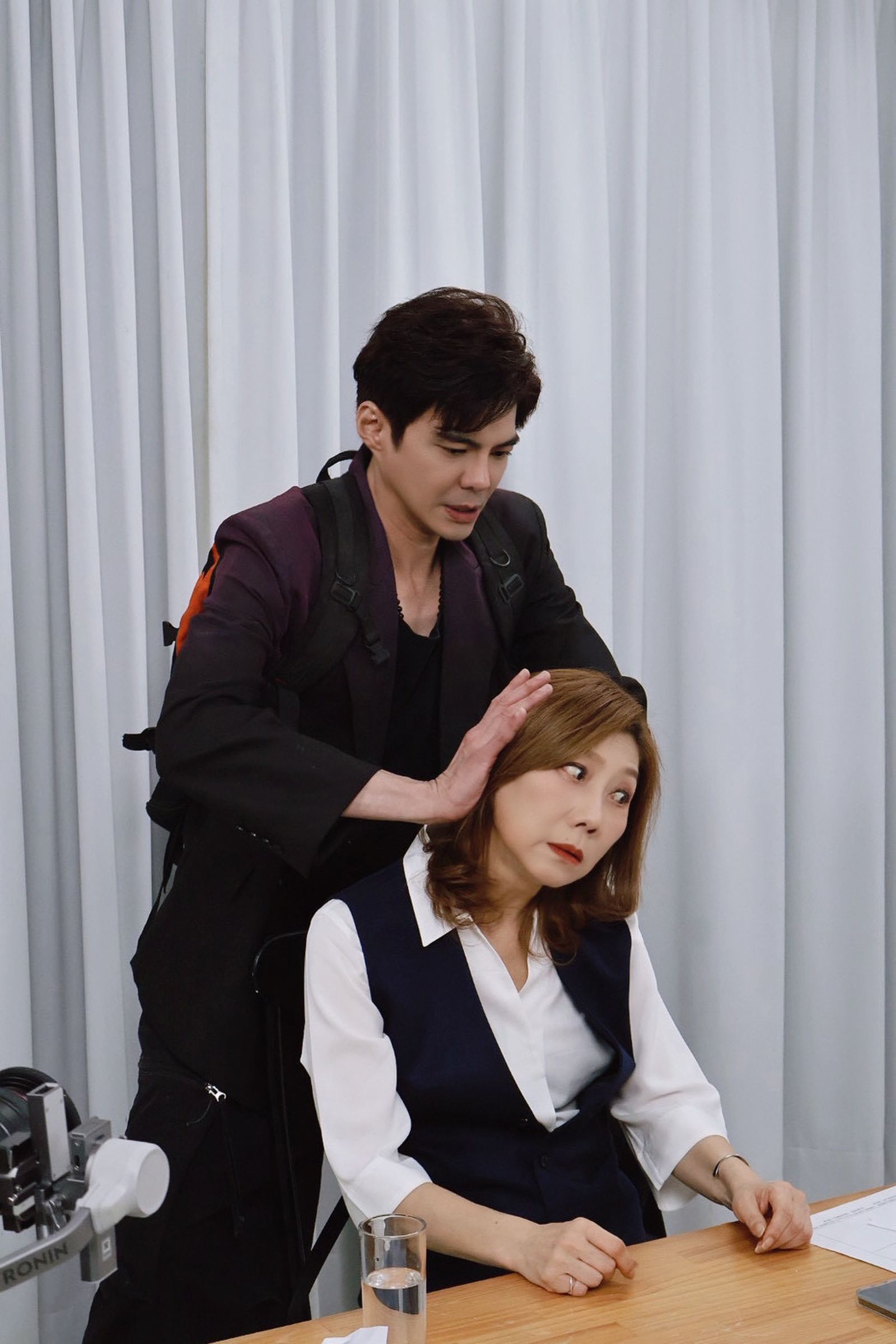 郭唐佑（左）請來郎祖筠演出。國際運動健康整復協會提供