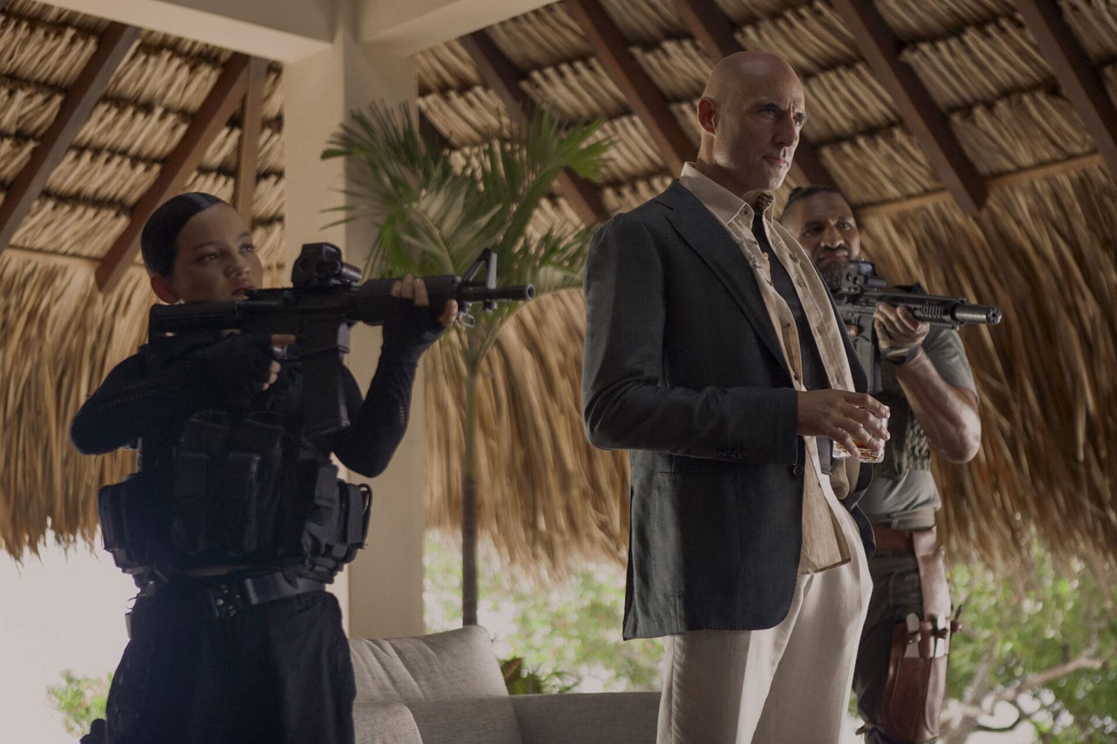 《暗影部隊》最狂決戰馬克史壯私人島嶼實景拍攝　連導演都親自上陣練拳擊