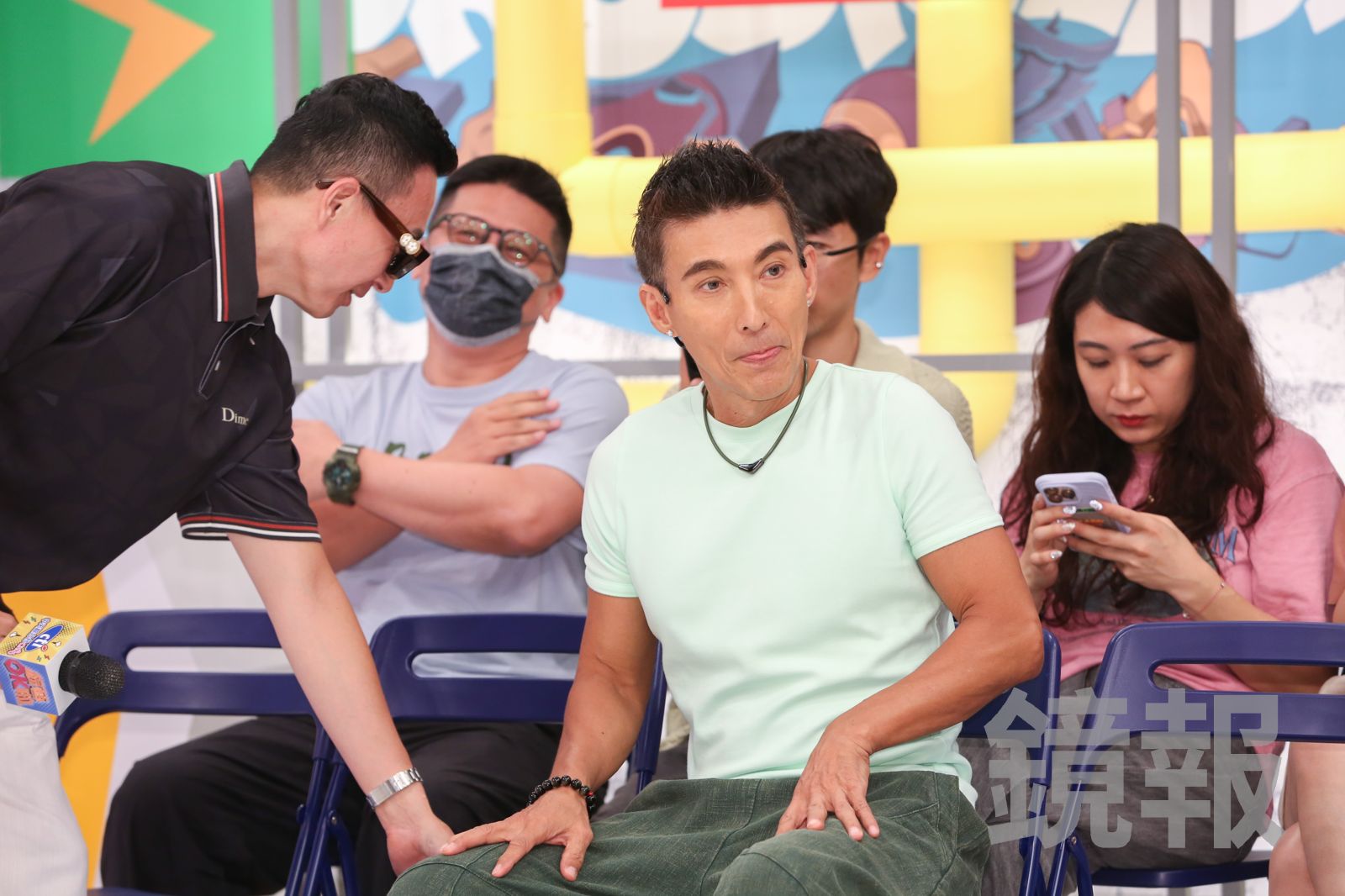 潘若迪利用空檔時間受訪。李鐘泉拍攝