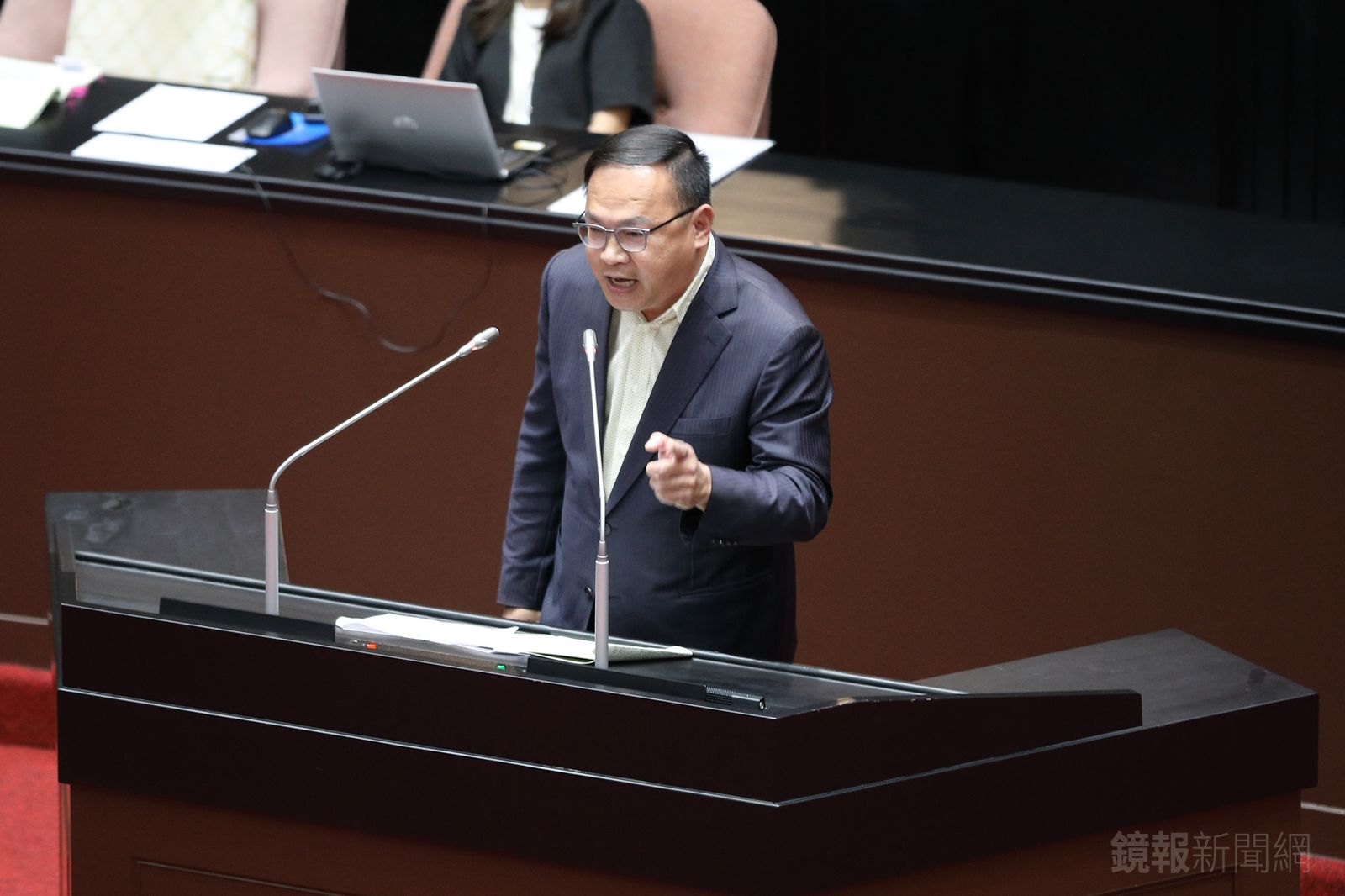 遭爆「父子都劈腿」？王義川稱「沒見過兒子前女友」　強調感情事勿扯政治