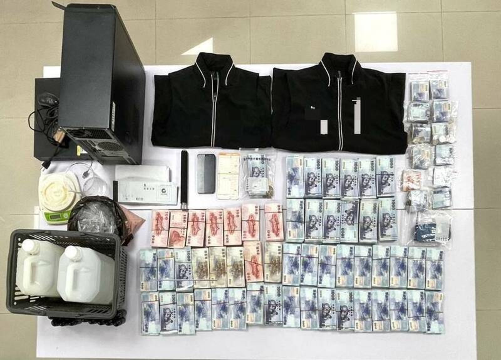 暴力討債逼下跪、威脅剁手指　中警逮捕11人涉組織犯罪