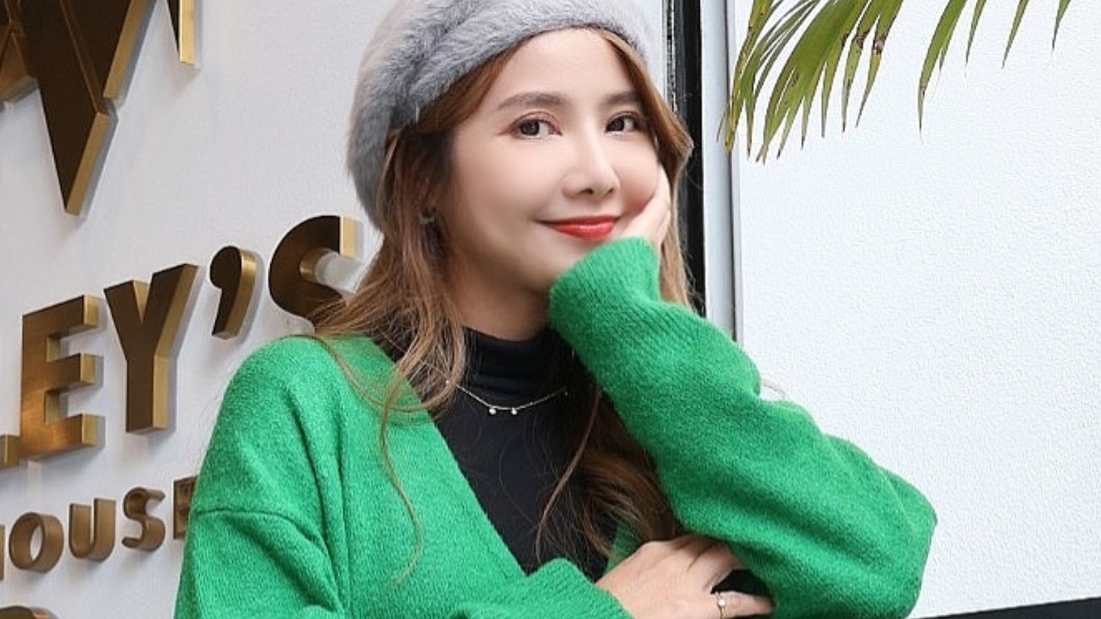 前「天氣女孩」情史精彩!曾和明杰親密約會 被舊愛抓頭撞冰箱