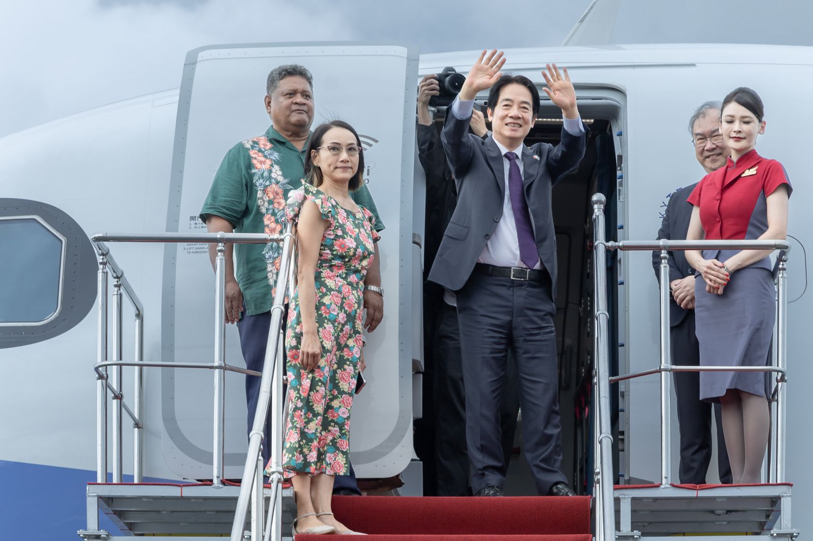 中共罕見介入領空航權──誰與台灣站在一邊，誰就付出經濟代價