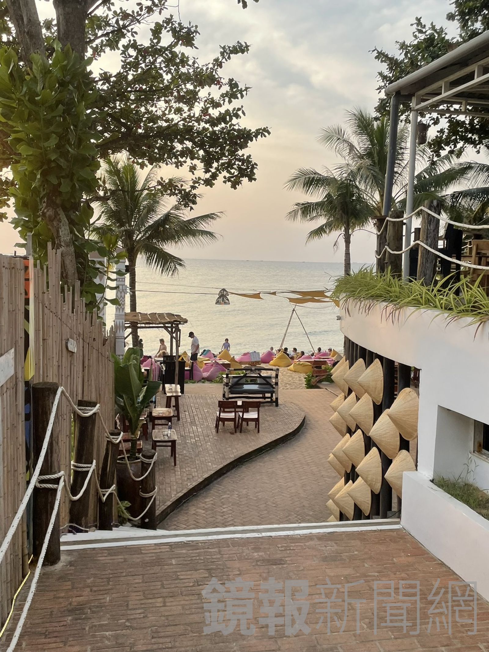 林姓台商在富國島經營的AND Resort & Beach Bar擁有美麗沙灘景緻。林姓台商提供