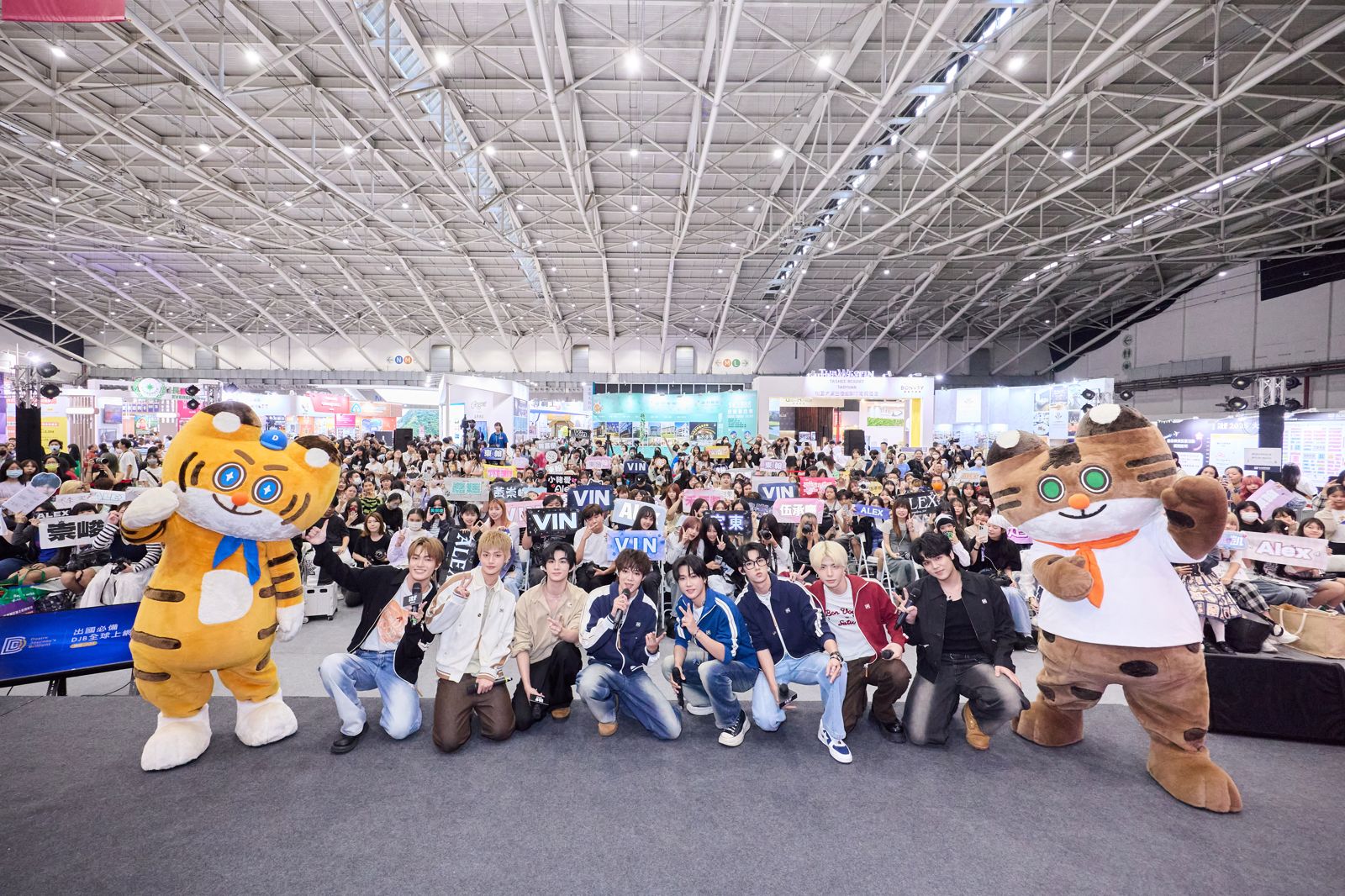 男團ARKis昨（8日）現身ITF台北國際旅展。FU Entertainment、DJB提供