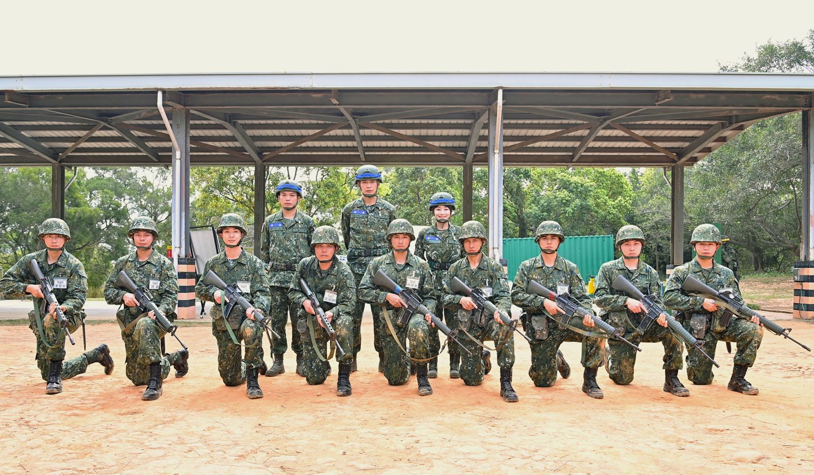 星兵們進行射擊訓練。台視提供