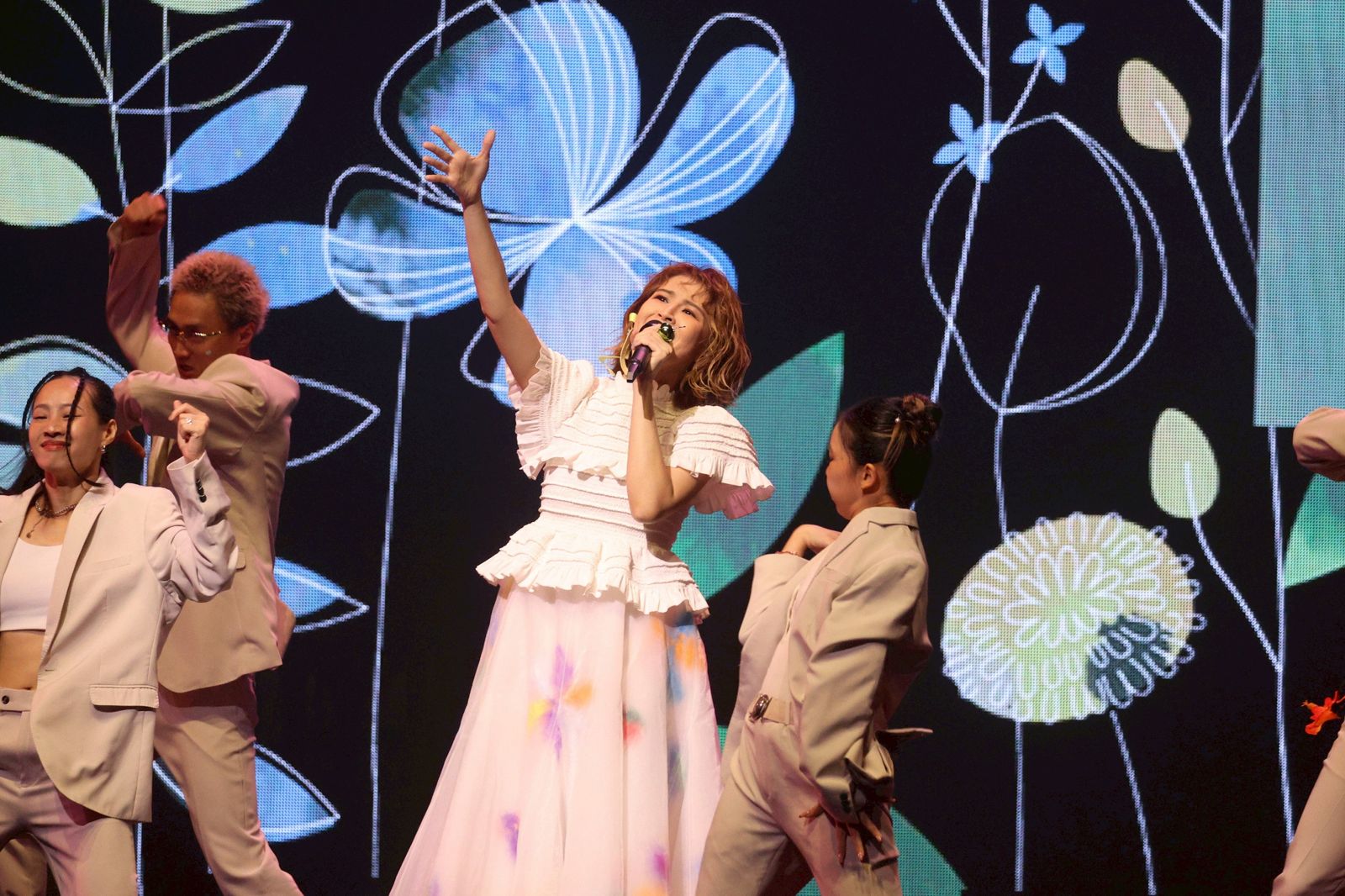 曾沛慈公開熱舞小鮮肉！激動手抖羞喊：老公不要看