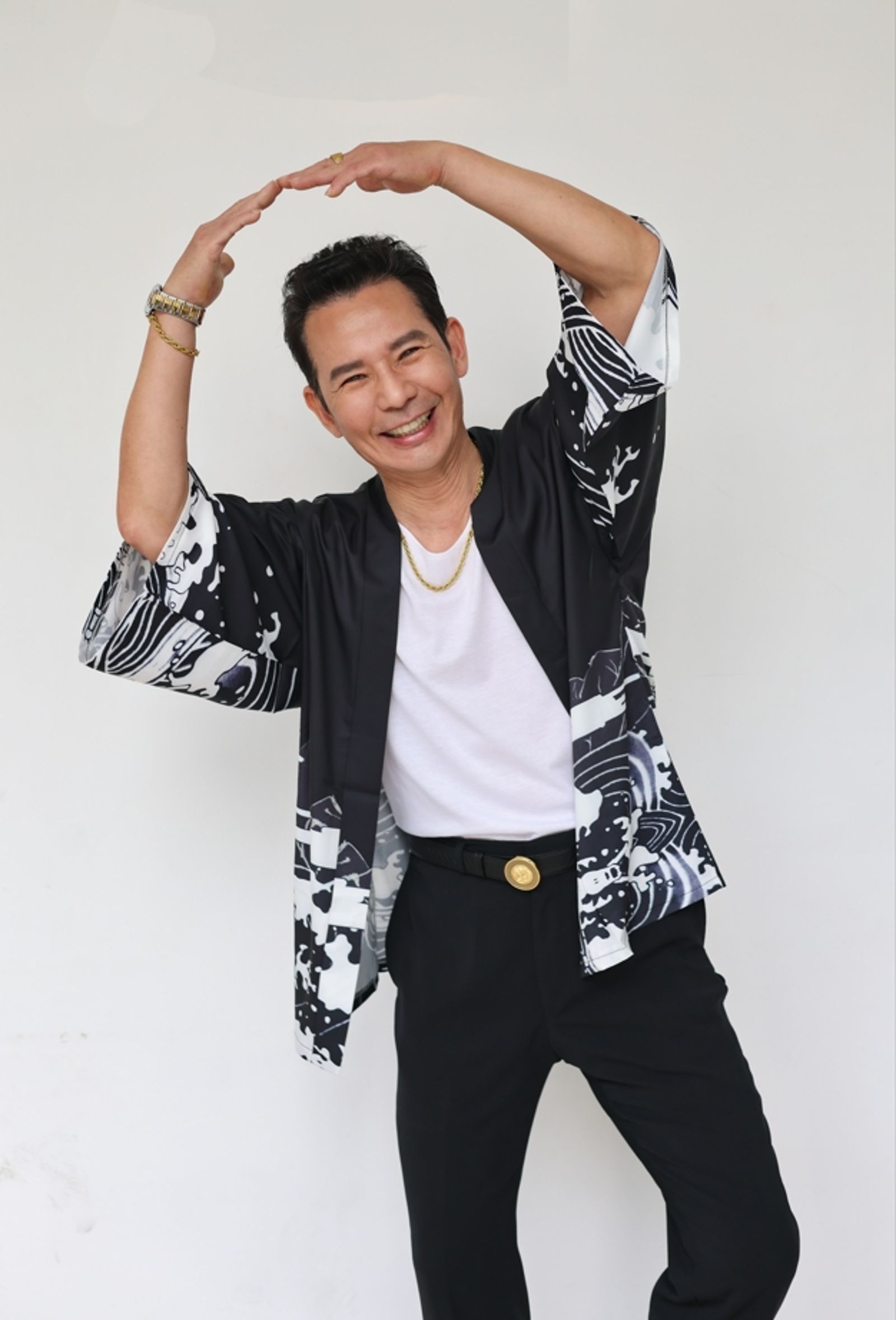 王耿豪《豆腐媽媽》中外表笑臉迎人，實則深藏野心，成為夜市權力鬥爭關鍵人物。民視提供