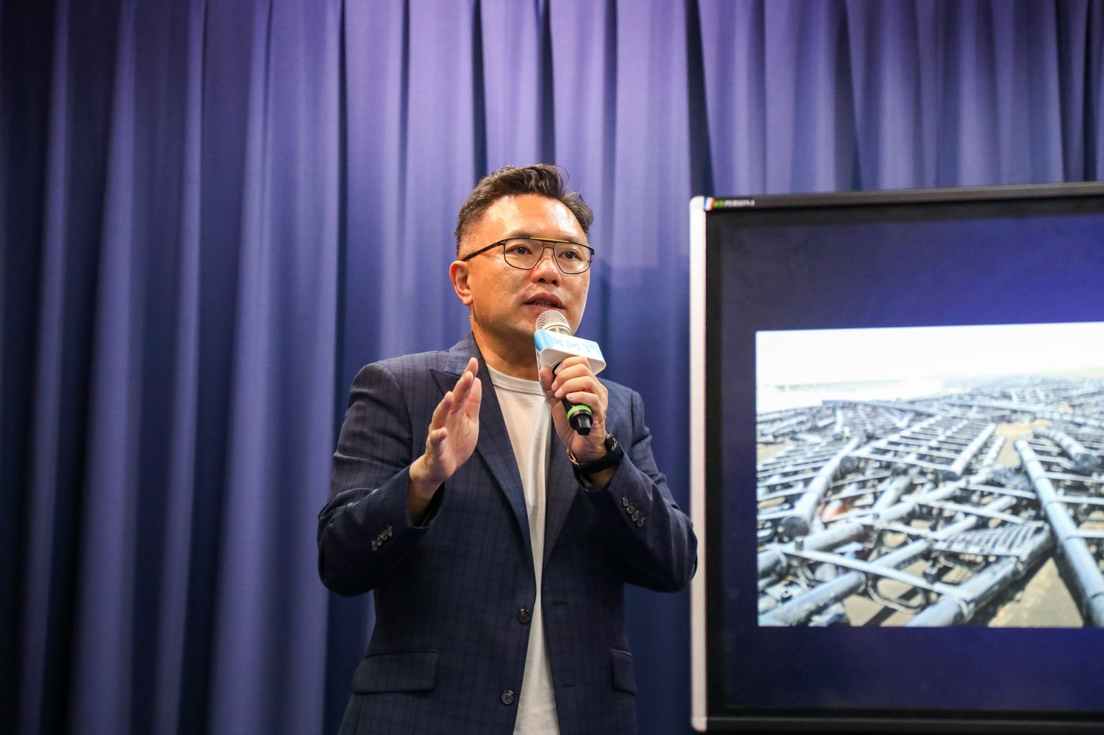 王鴻薇助理遭爆兜售黃國昌狗仔偷拍照 張斯綱:不評論內部矛盾