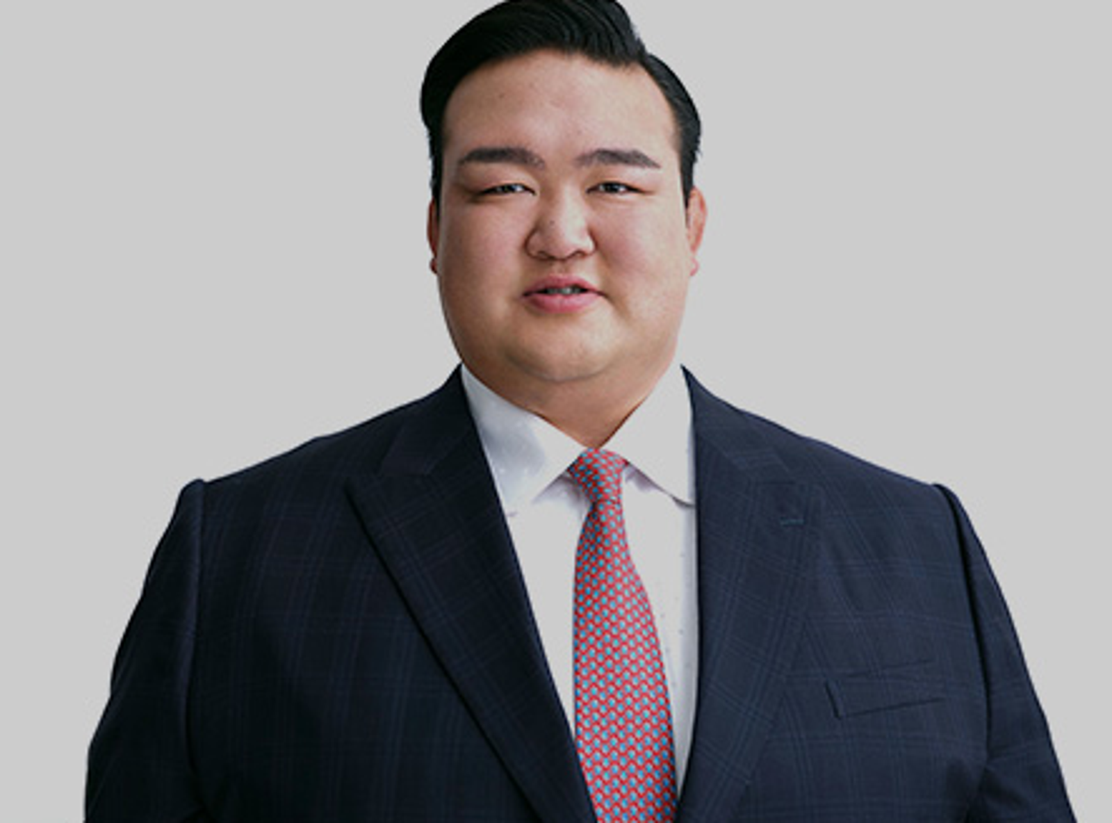 前橫綱稀勢之里爆醜聞！旗下相撲力士搞霸凌「酒瓶塞肛門」　未成年理髮師遭恐嚇借錢