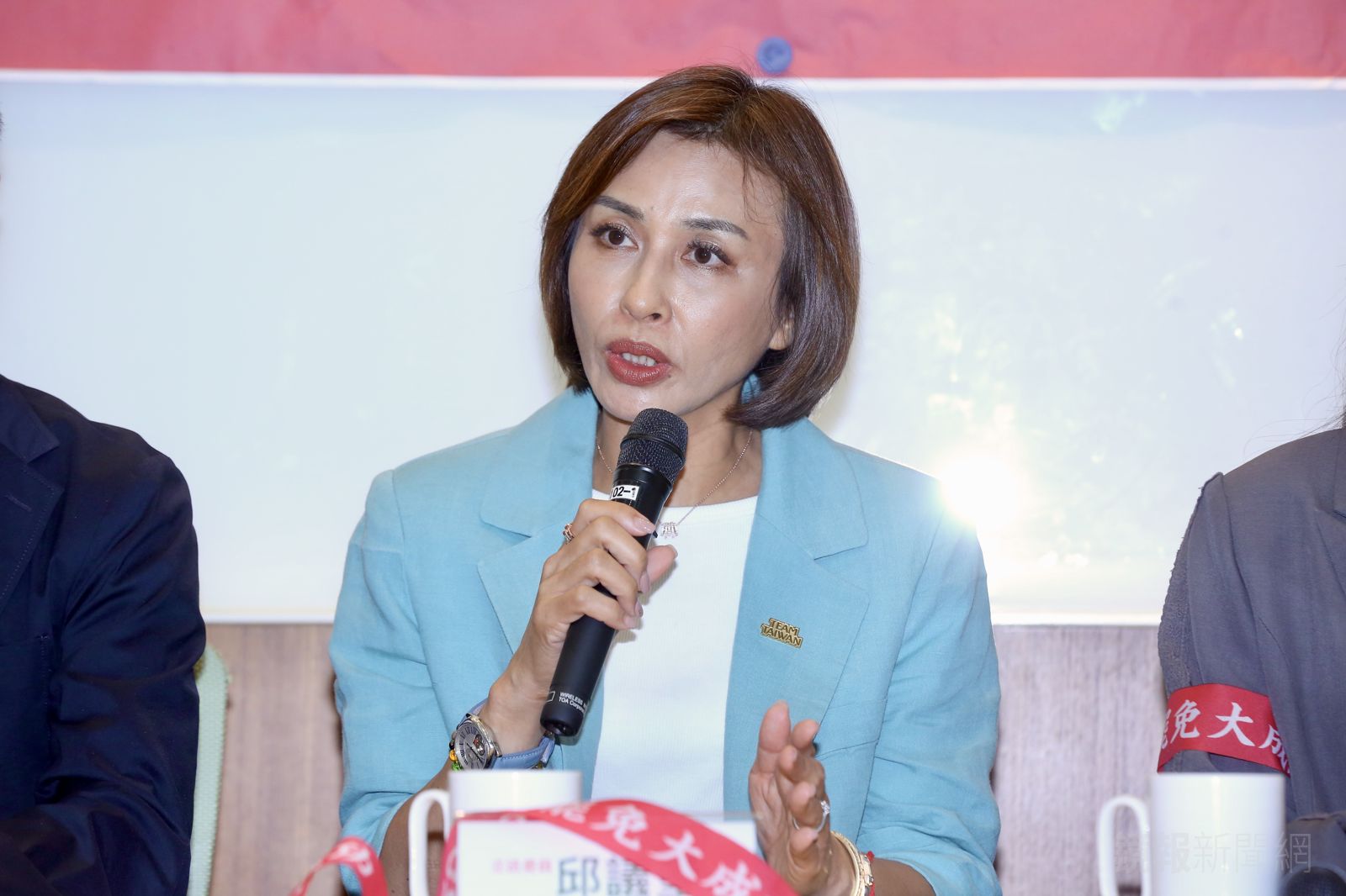 民進黨立委邱議瑩宣布,將把自己在高雄的辦公室轉成支援大罷免的行動總部。(圖/董孟航攝)