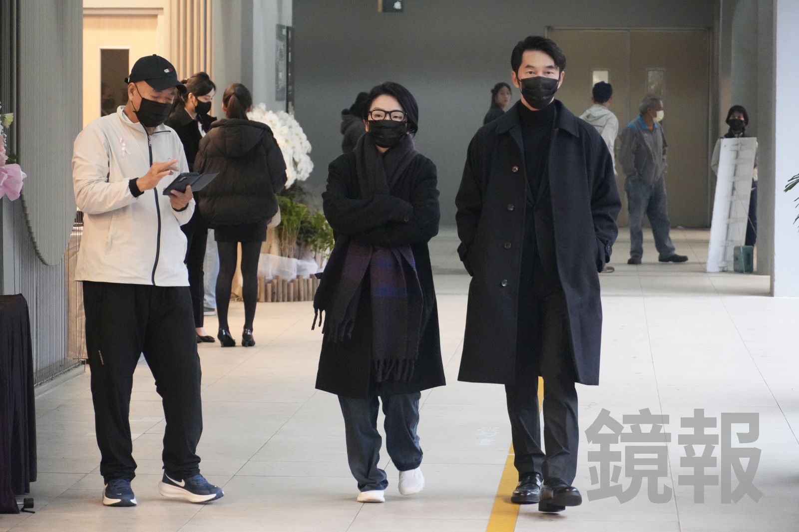 直擊／陶晶瑩、李李仁黑衣送別袁惟仁！哽咽認「是討厭又可愛的朋友」：來生好好照顧身邊的人