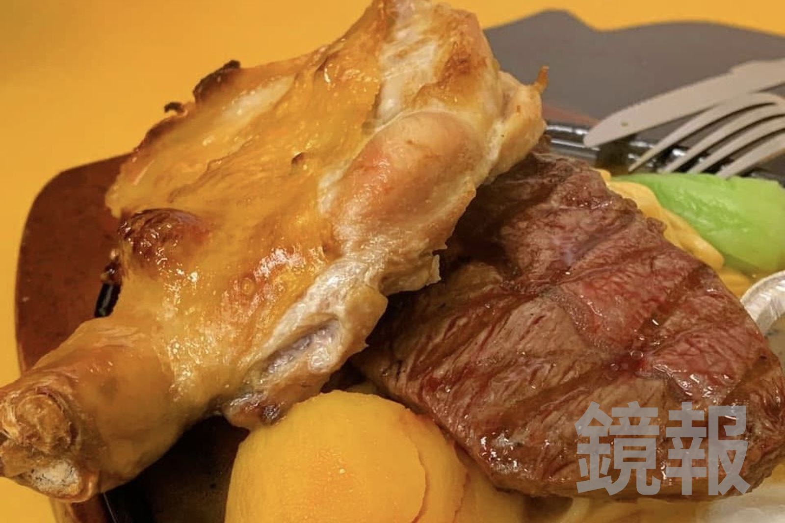 「牛雞雙拼」吃得到板腱牛排和烤雞腿排。(330元/份)