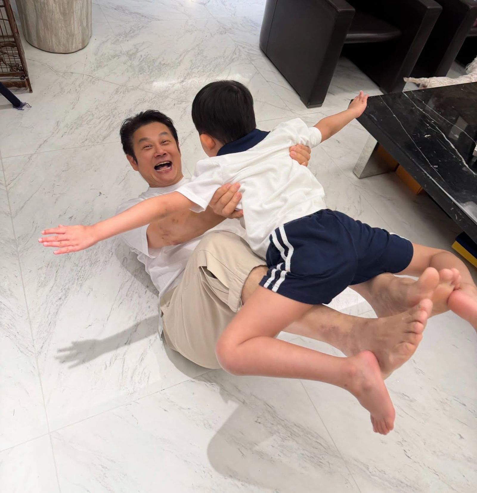 徐乃麟很寵愛夢果。翻攝徐乃麟臉書