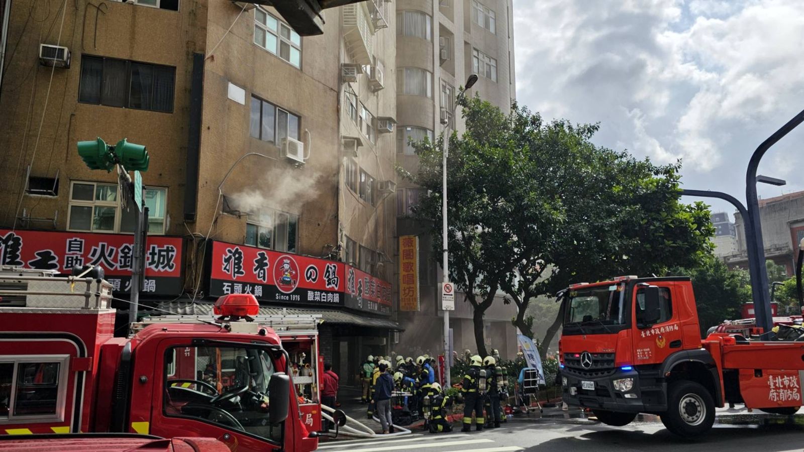 西門町知名雅香火鍋竄煙起火　3韓國籍旅客、2台人嗆傷送醫