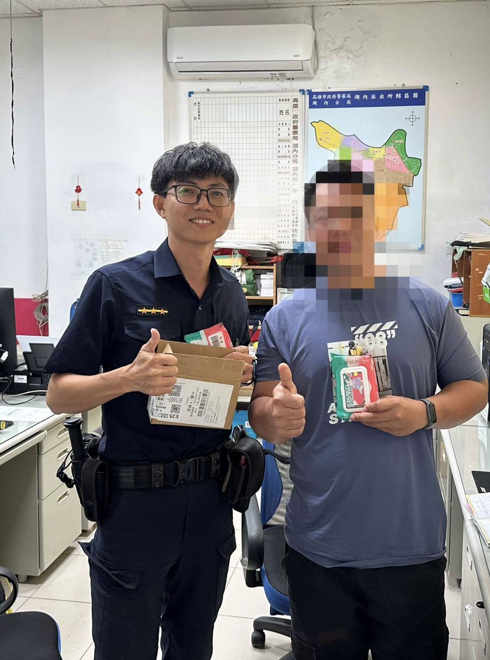 網購iPhone15竟收到濕紙巾！菲籍移工淚灑派出所　警「霸氣通話」保住血汗錢