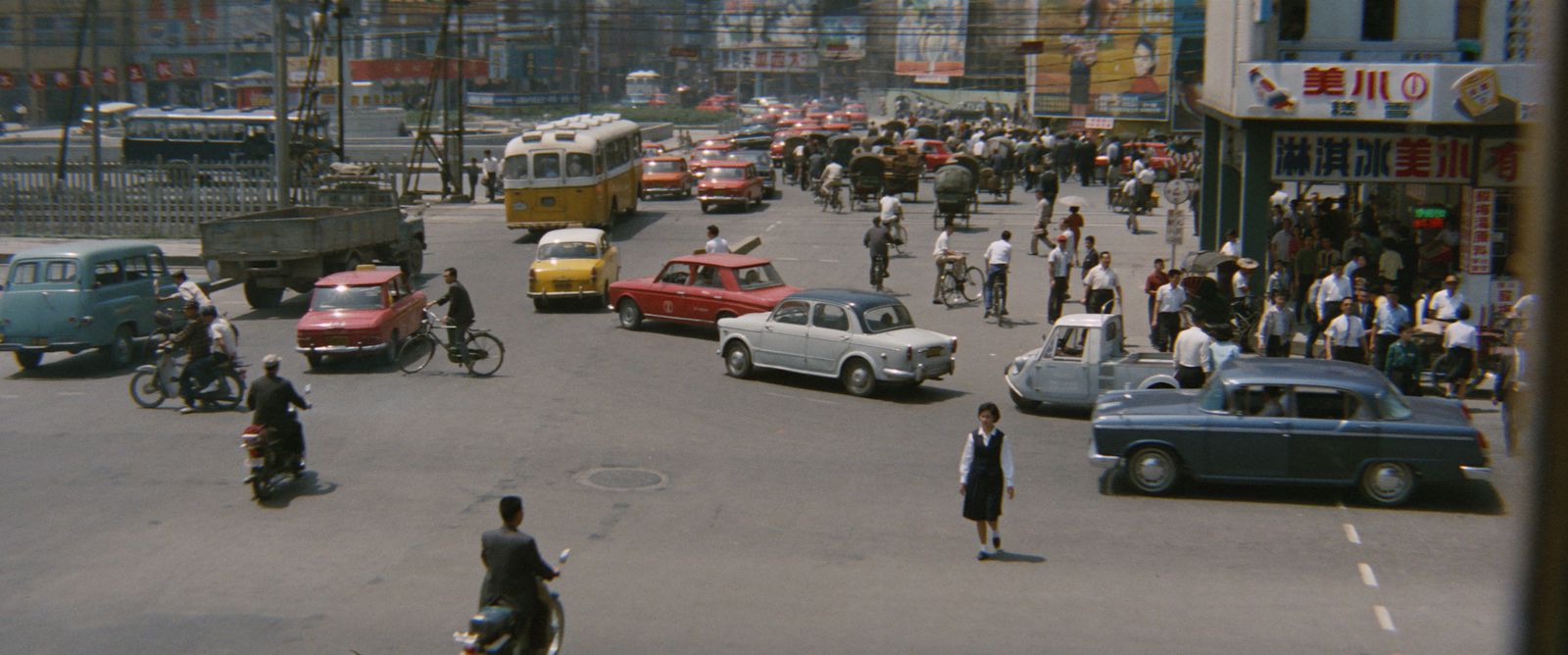 當年《寂寞的十七歲》風光拿下金馬最佳導演、最佳彩色攝影、最佳剪輯、最佳錄音等大獎。國家影視聽中心提供