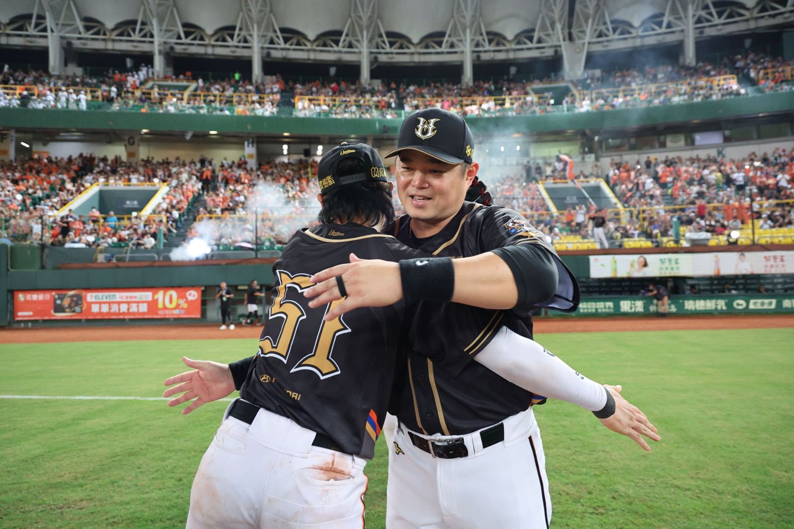 中職/胡金龍引退戰落淚道別 感謝「金鏞連線」與生涯貴人