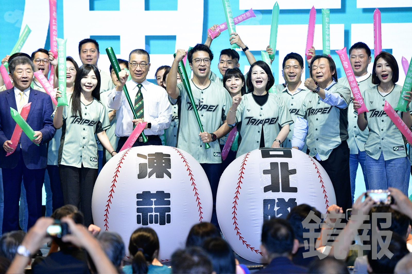 沈伯洋偕「25+1」小雞要揮棒全壘打 曝最新北市民調「民進黨是第一大黨」